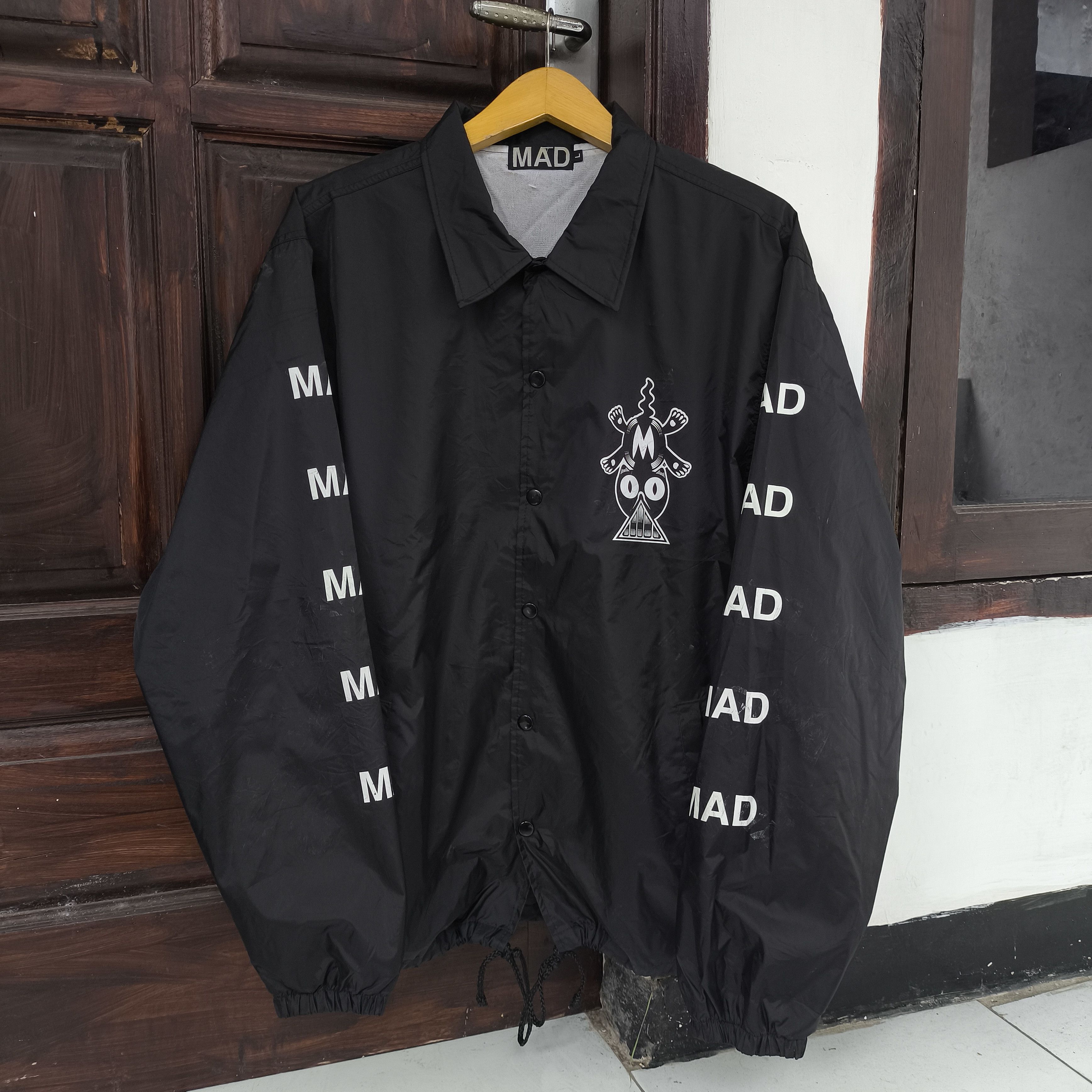 【YOUNGWALLJUNCTION】Carps Logo Coach Jacket COMME des GARCONS CDG Back Logo Coach Jacket 'Black' SZ-J010-051