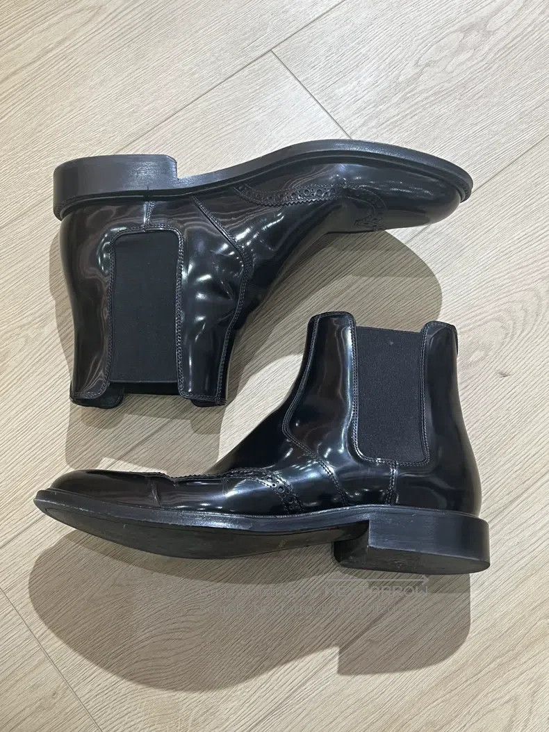Saint Laurent Paris Carved Floral Chelsea Boots