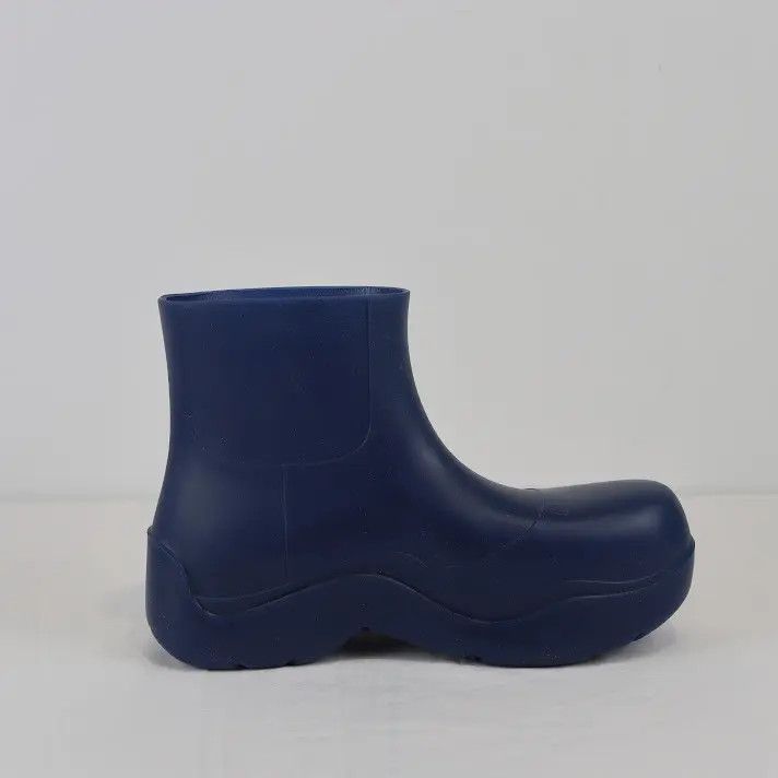 Bottega Veneta o1rshd1 Matt Rubber Puddle Ankle Boot in Cruise Size US 8 / EU 41 - 6 Thumbnail