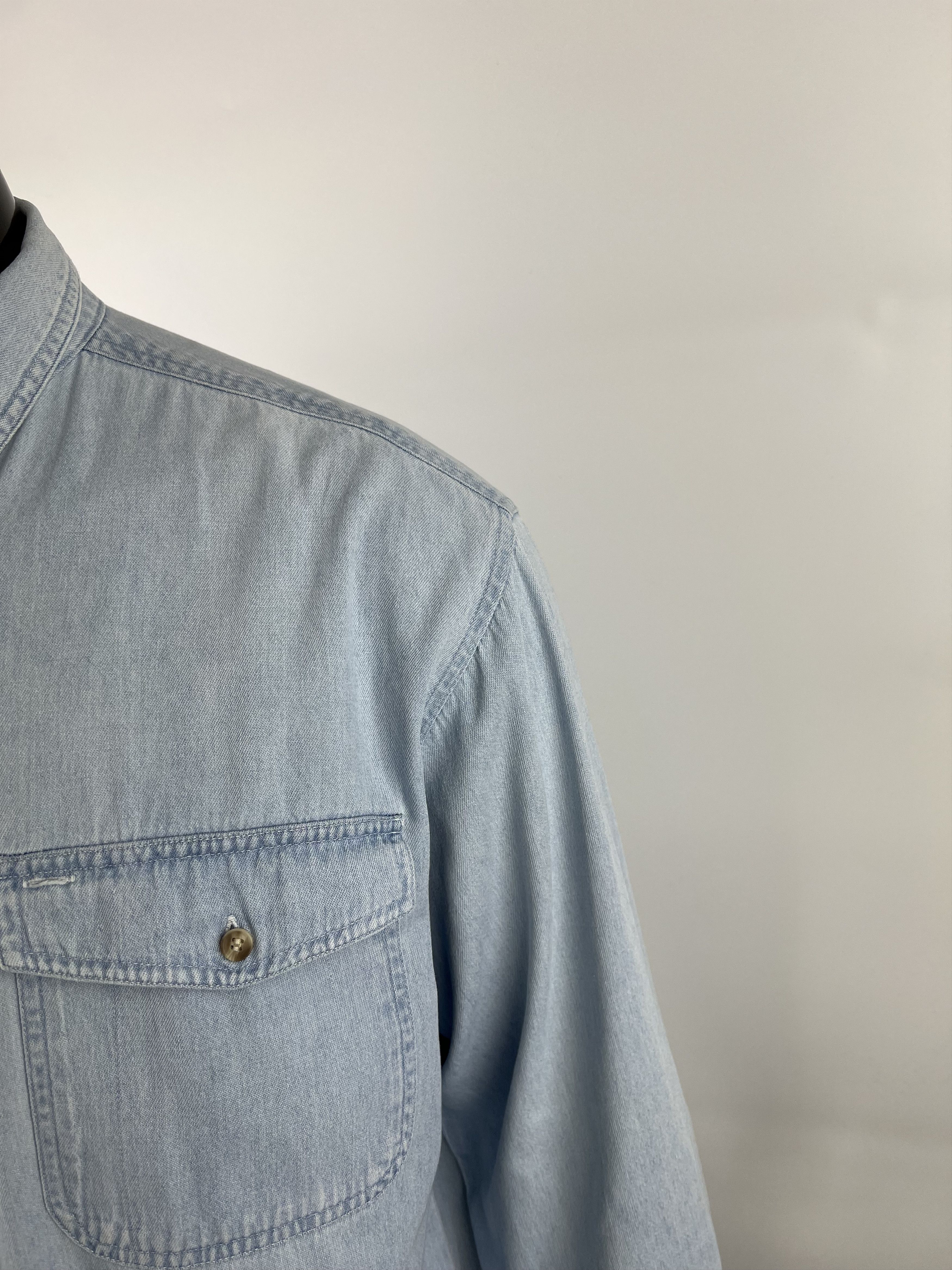 Disney × Vintage 90s Walt Disney Jeans Co Mickey Mouse Denim Overshirt Size M Size US M / EU 48-50 / 2 - 4 Thumbnail