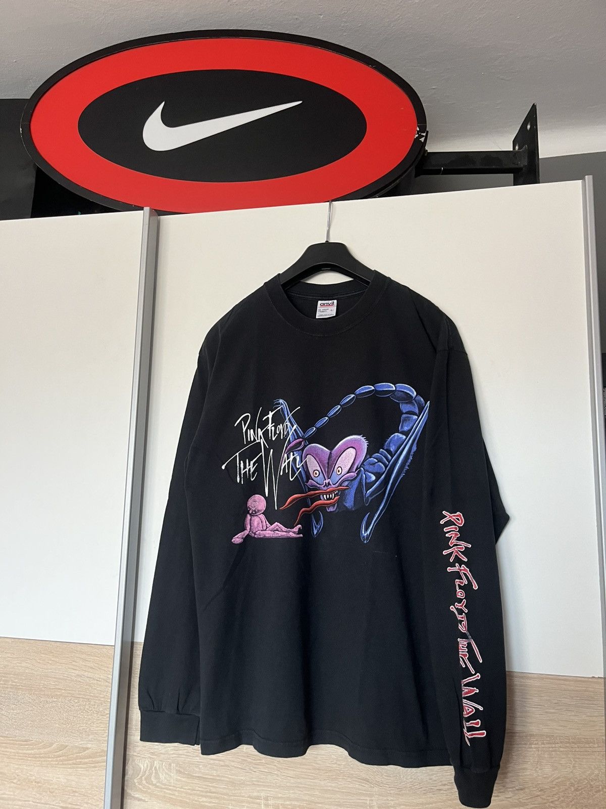 Pink Floyd Vintage 80’s 1997 Anvil Pink Floyd The Wall Scorpion Merch Size US L / EU 52-54 / 3 - 1 Thumbnail