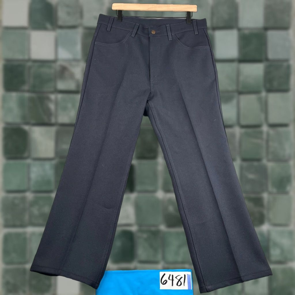 Levi's Levis Pants Navy Blue Polyester Stretch Mens 38x30 5 Pocket Flat Front Casual Must-Have 5pocket Mens Pants Regular Inseam 30 in Blue Levi's Size US 38 / EU 54 - 1 Thumbnail