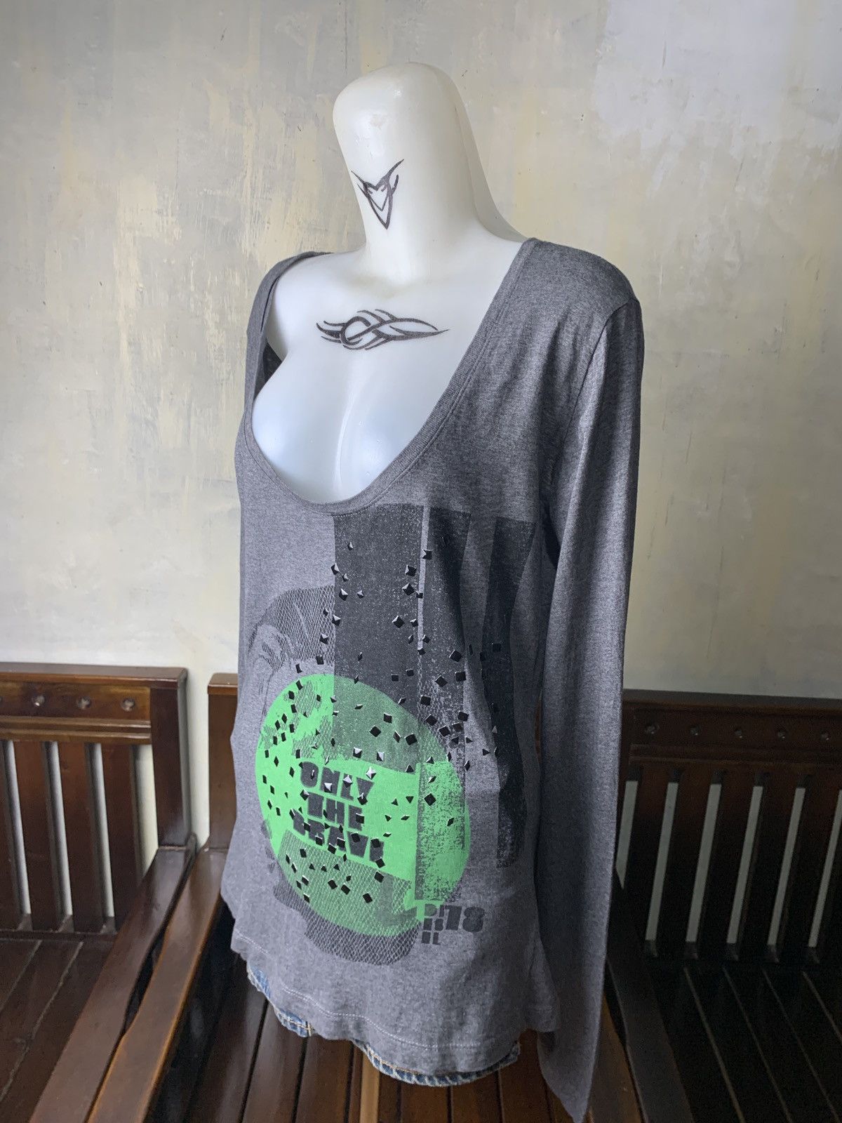 Diesel Diesel Spain Charcoal Punk Iconic Logo Studded Wide Neck Top Size M / US 6-8 / IT 42-44 - 2 Thumbnail