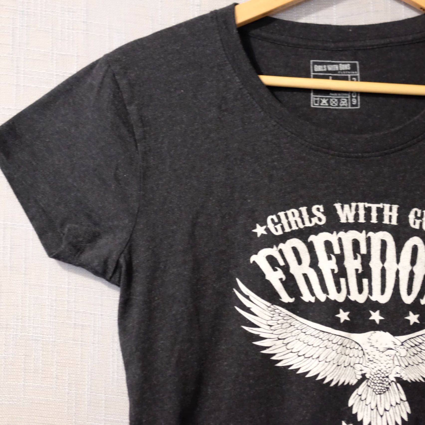 Vintage Girls With Guns T-Shirt Nwot! "Freedom" Short Sleeve Black Women's L #H78-31 Size L / US 10 / IT 46 - 2 Thumbnail
