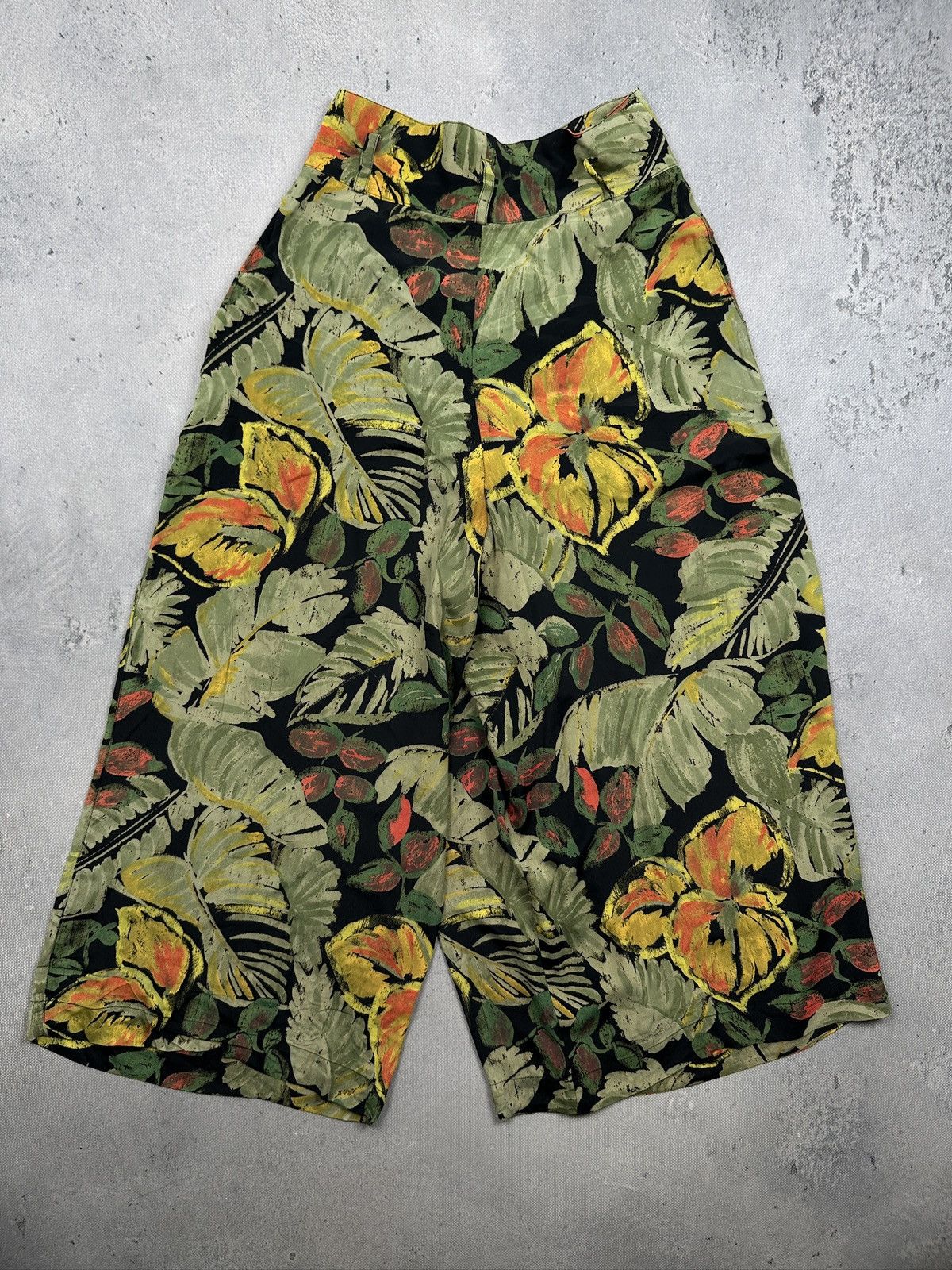 Byblos Byblos Italian Tropical Floral Wide Leg Culottes Archive 90s Size 30" / US 8 / IT 44 - 2 Thumbnail