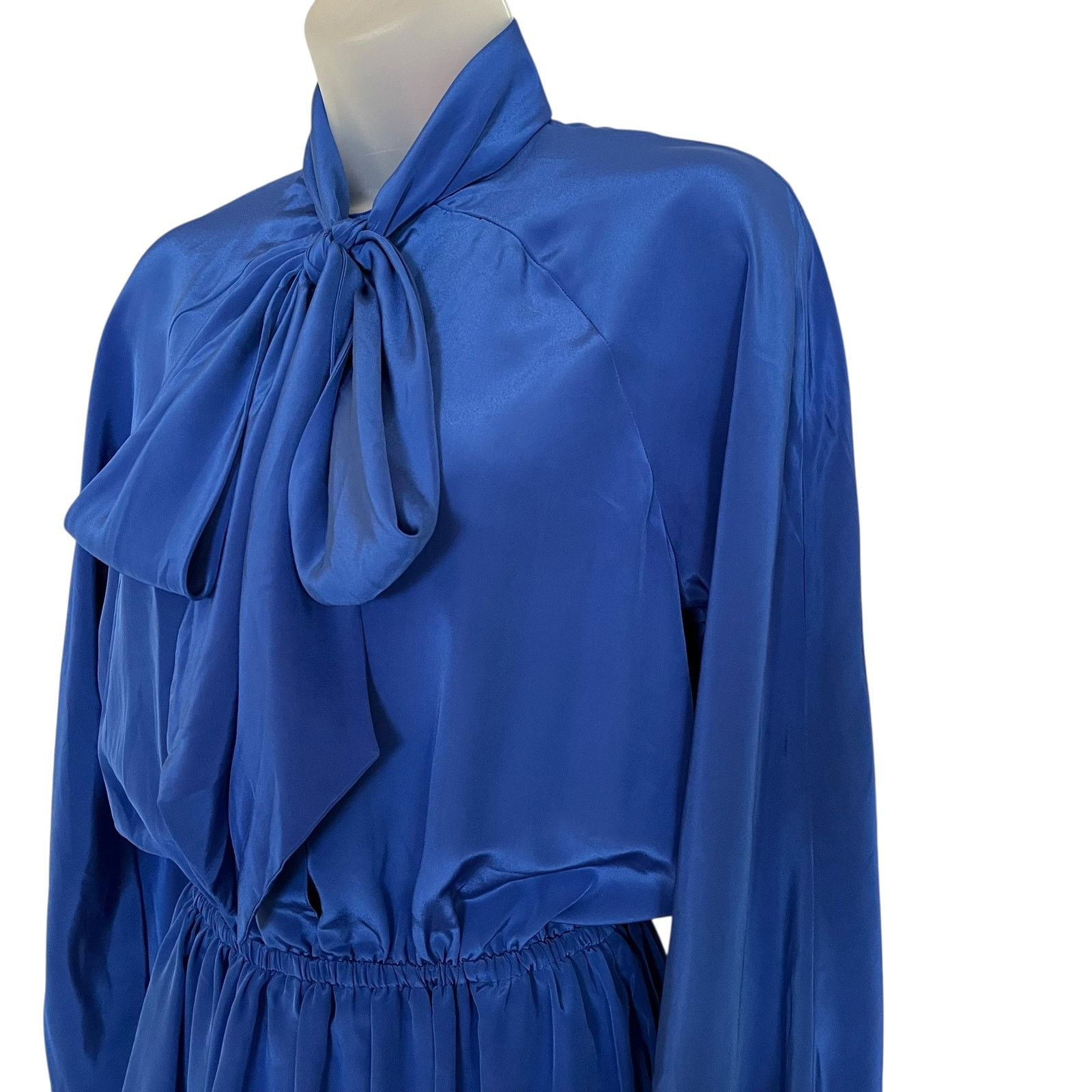 Halston × Vintage Vintage Halston III Blue Satin Tie-Neck Blouson Midi Dress Size XS / US 0-2 / IT 36-38 - 4 Thumbnail