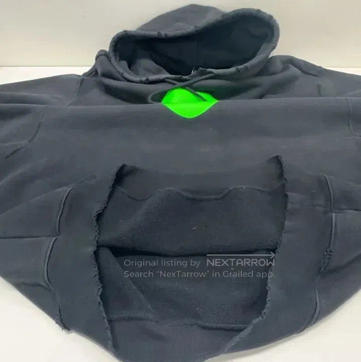 Balenciaga Balenciaga SS21 Black Graphic Hoodie for Men. Size US XS / EU 42 / 0 - 1 Thumbnail
