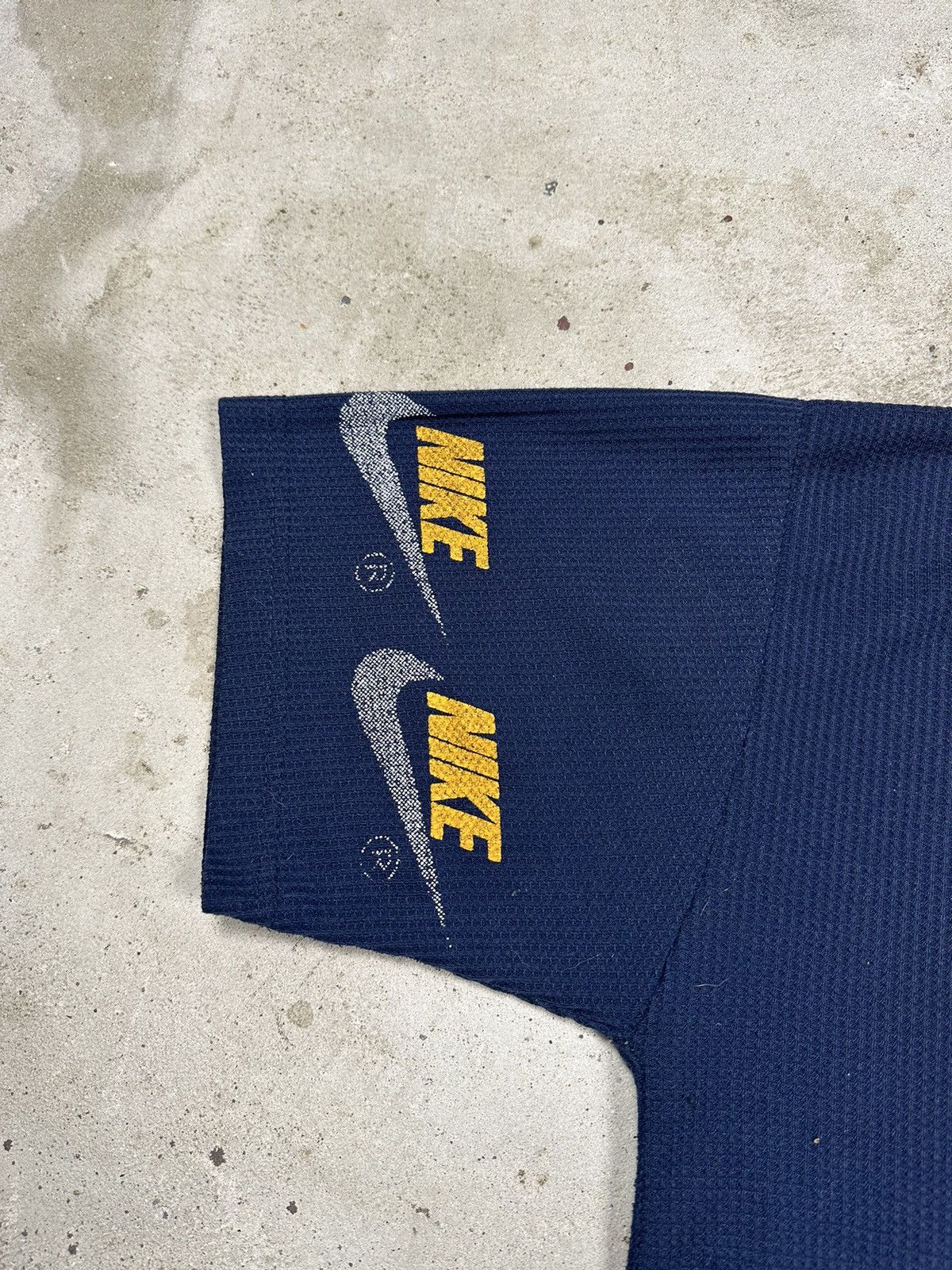 Nike ‼️ Rare Vintage Nike Swoosh Spell Out 90s Multi Navy Tee Size US L / EU 52-54 / 3 - 13 Thumbnail