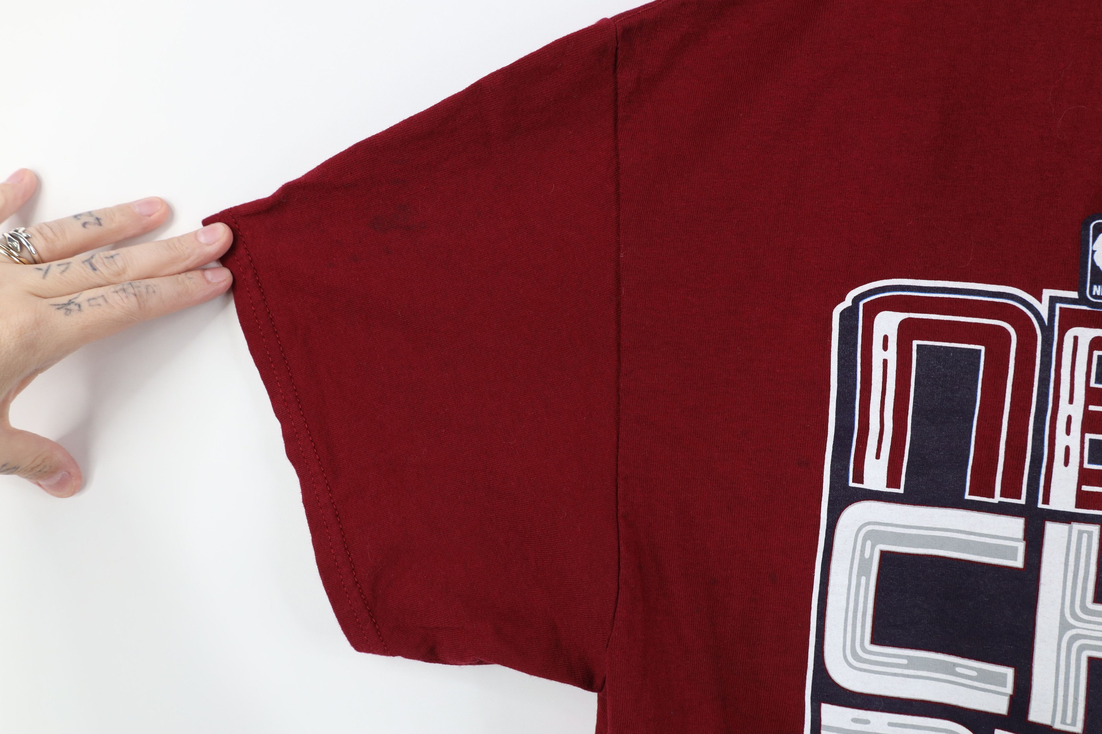 Vintage Vintage Y2K Cleveland Cavaliers Basketball T-Shirt Red Size US XL / EU 56 / 4 - 11 Thumbnail
