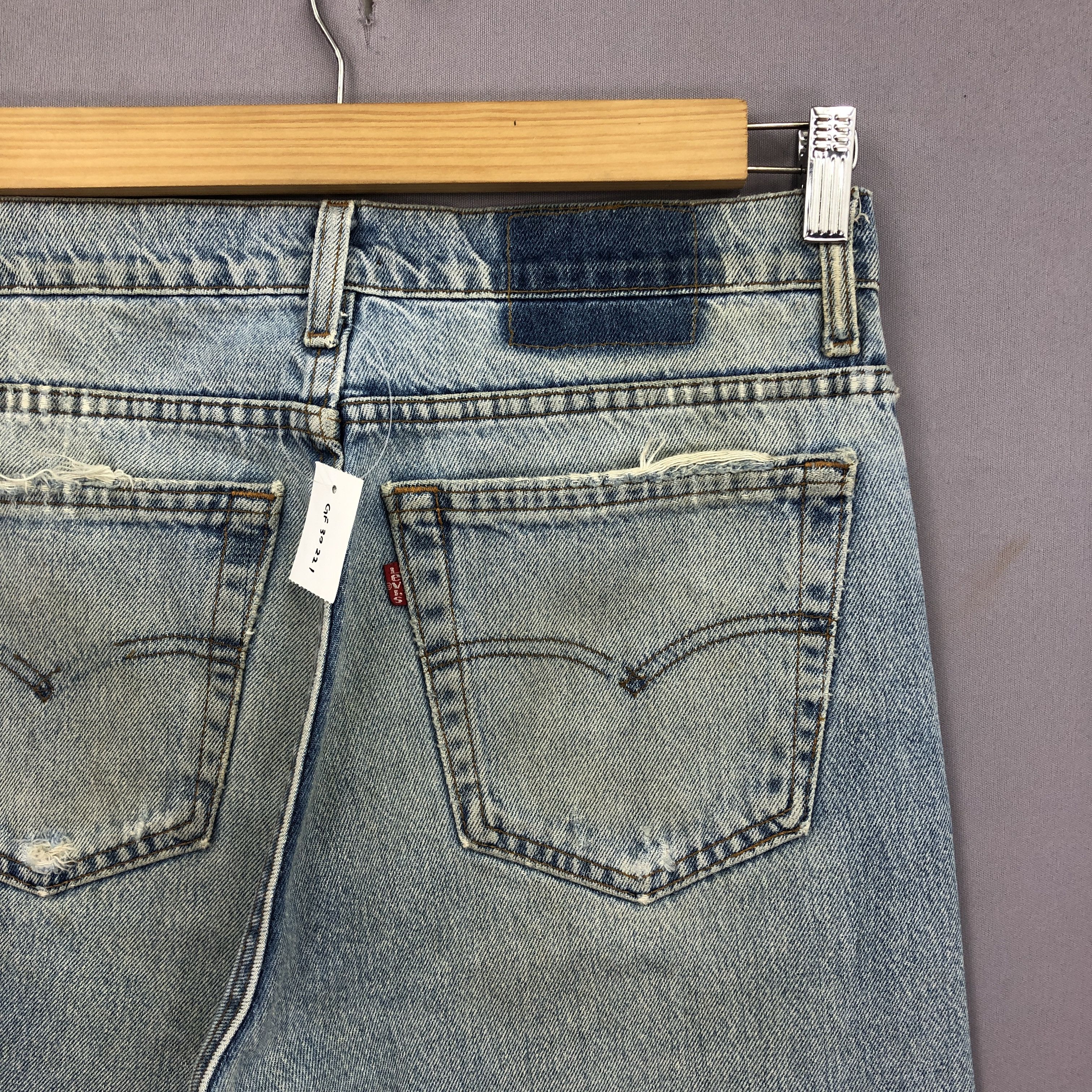 Levi's Vintage 90s Levis 505 Jeans Ripped Levi's Light Wash Denim Size US 30 / EU 46 - 5 Thumbnail