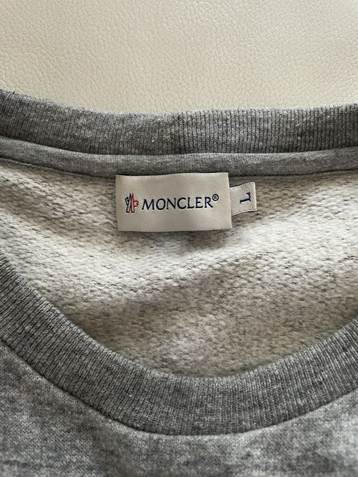 Moncler Moncler embossed jumper Size US L / EU 52-54 / 3 - 4 Thumbnail