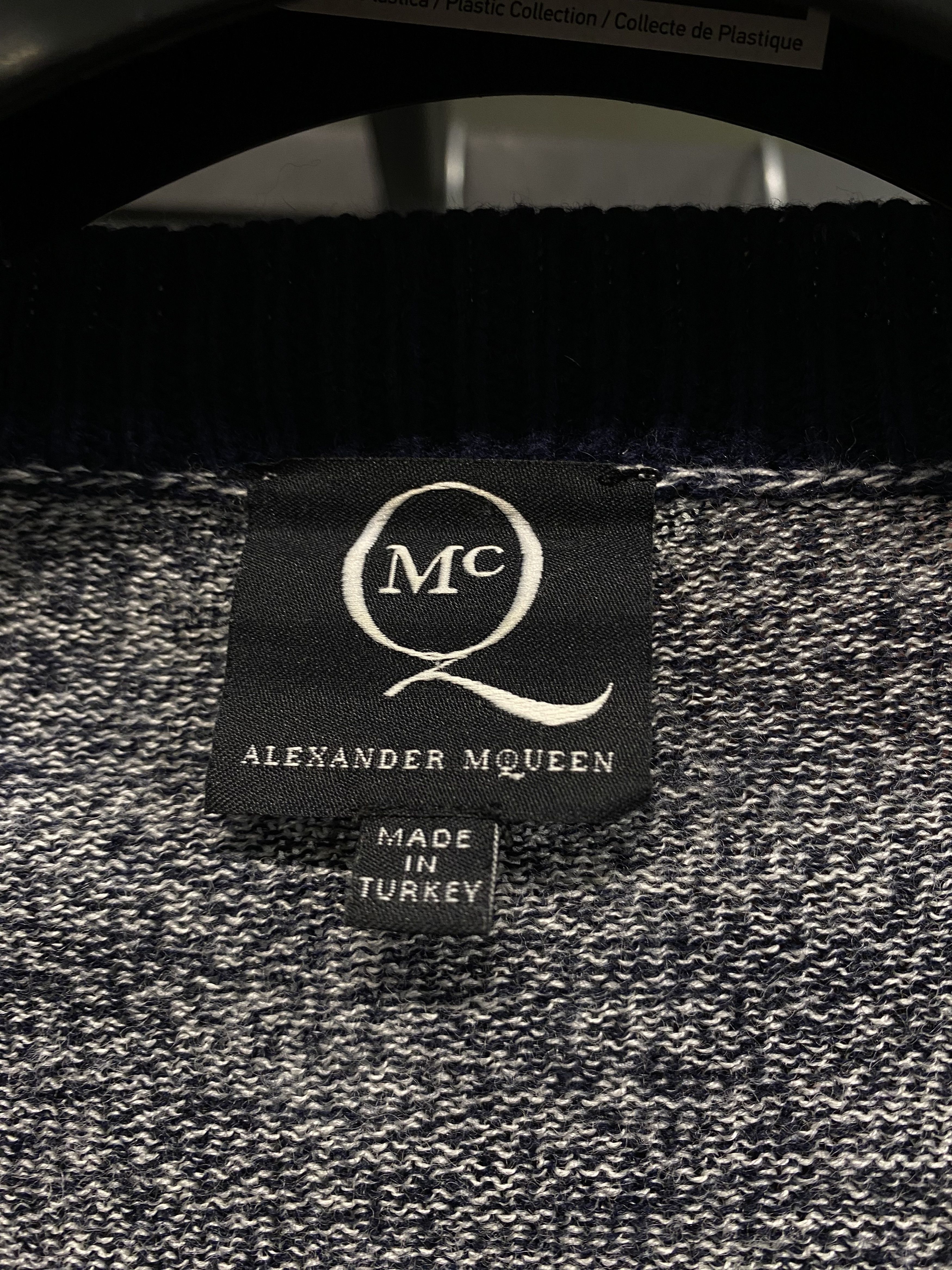 Alexander McQueen Vintage Alexander Mcqueen wool V sweater ss12 size L Size US L / EU 52-54 / 3 - 7 Thumbnail