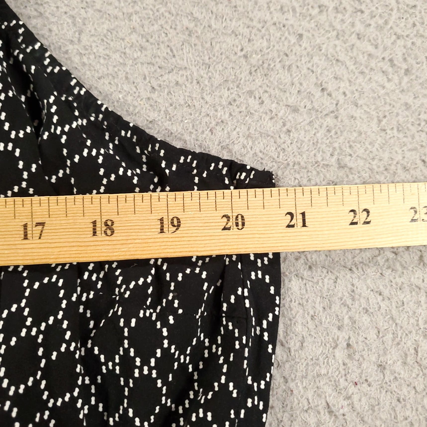 Old Navy Womens Old Navy Camisole Dress 2XL Black White Sleeveless V-Neck Pullover Geometric Mini Tank Dress Fashion Slip Dress Beach Reg 2XL Womens Size XXL / US 16-18 / IT 52-54 - 4 Thumbnail