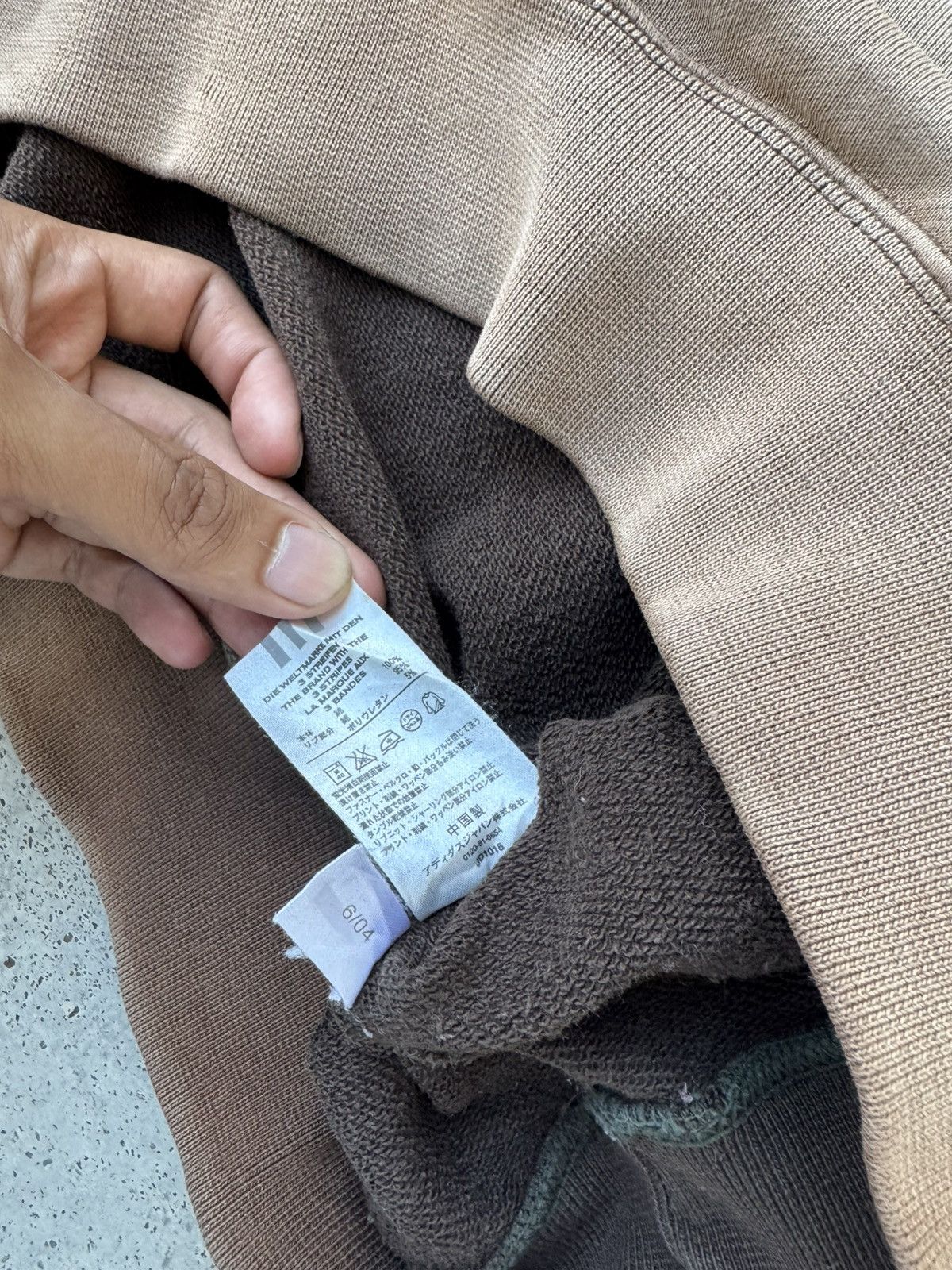 Adidas Distressed Vintage Y2K Sun Faded Adidas Crewneck Size US M / EU 48-50 / 2 - 8 Thumbnail
