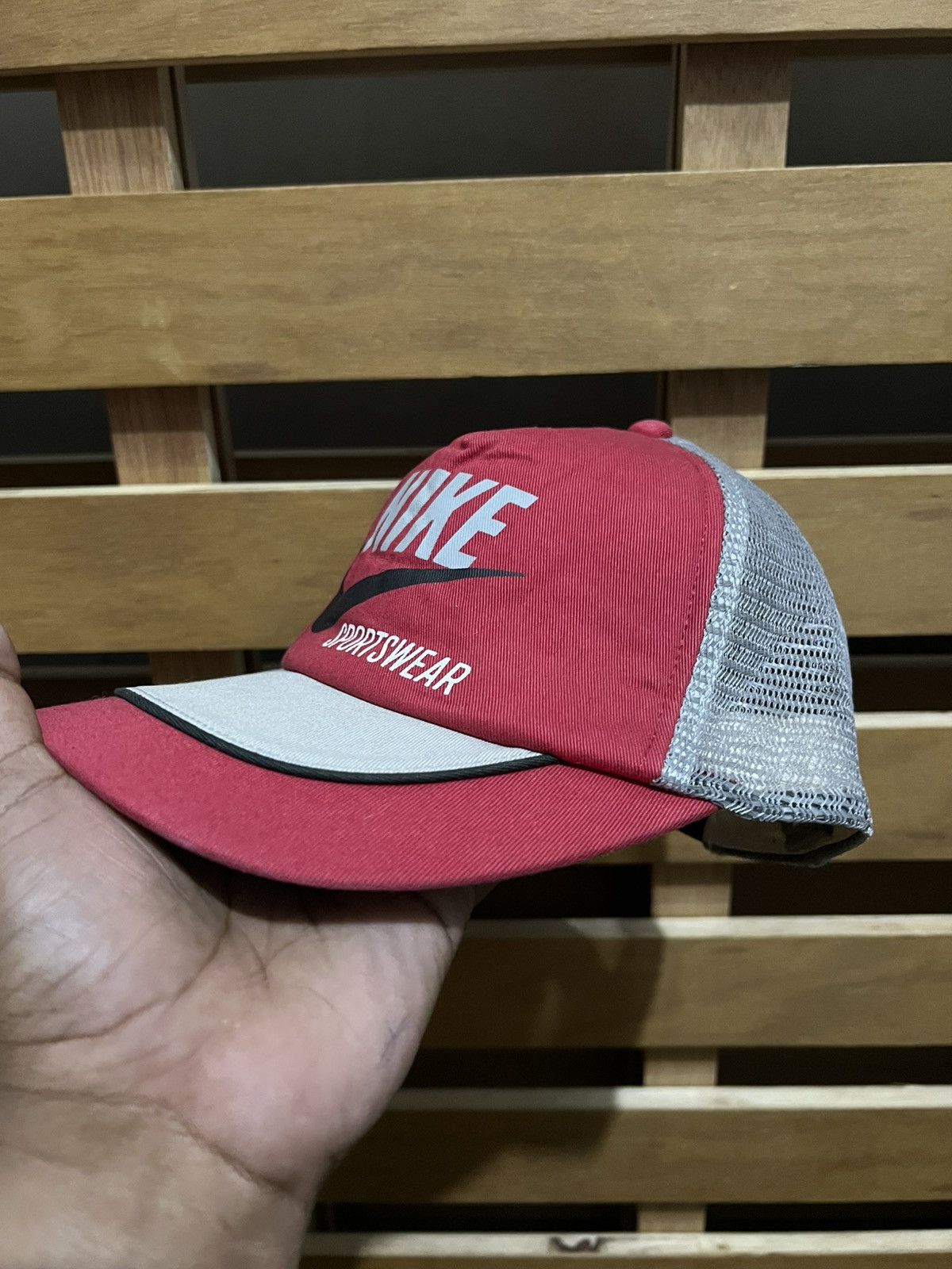 Nike Nike Y2K vintage trucker hat Size ONE SIZE - 2 Thumbnail