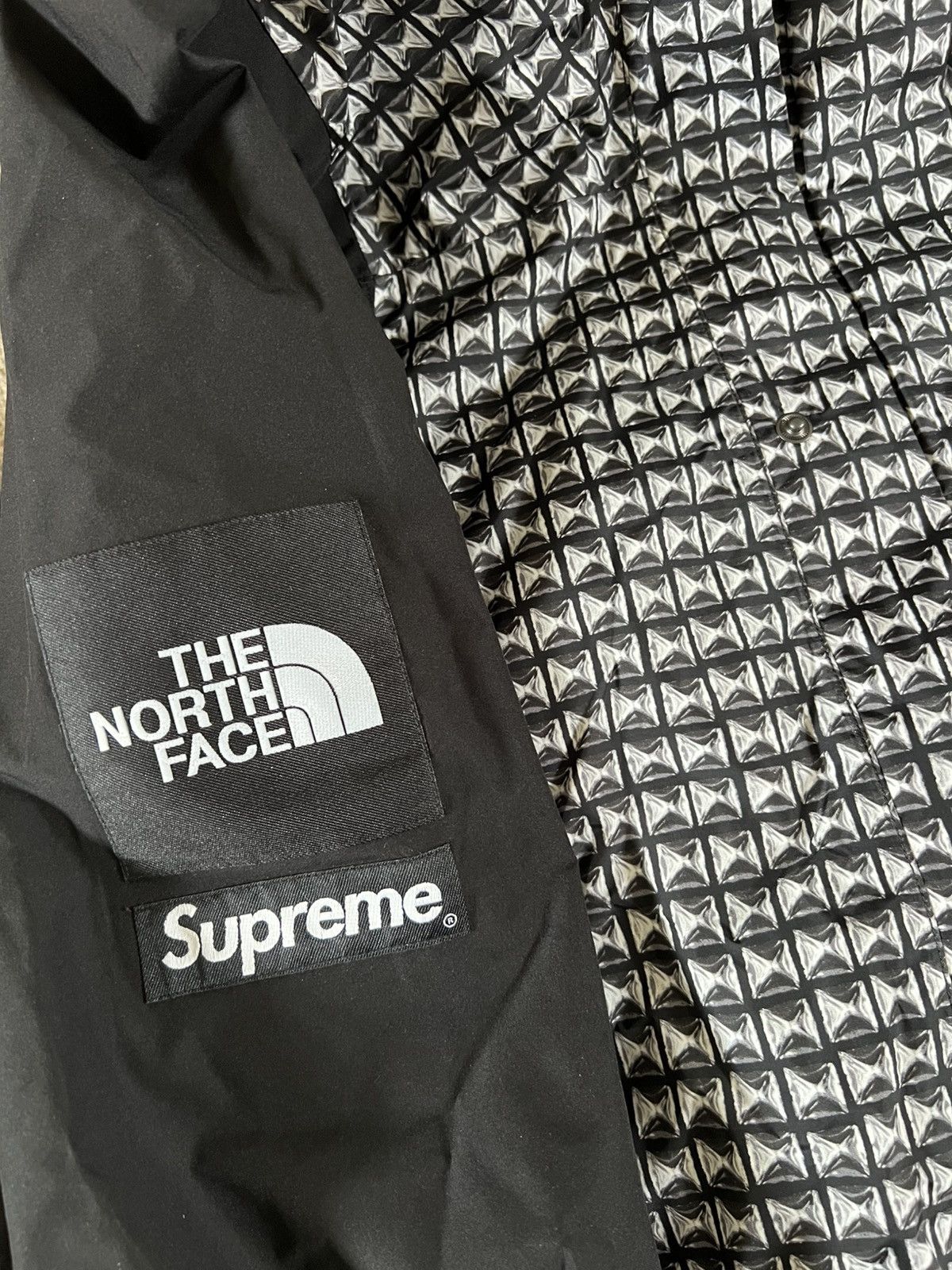 Supreme × The North Face Supreme the north face studded mountain light jacket Size US XL / EU 56 / 4 - 2 Thumbnail