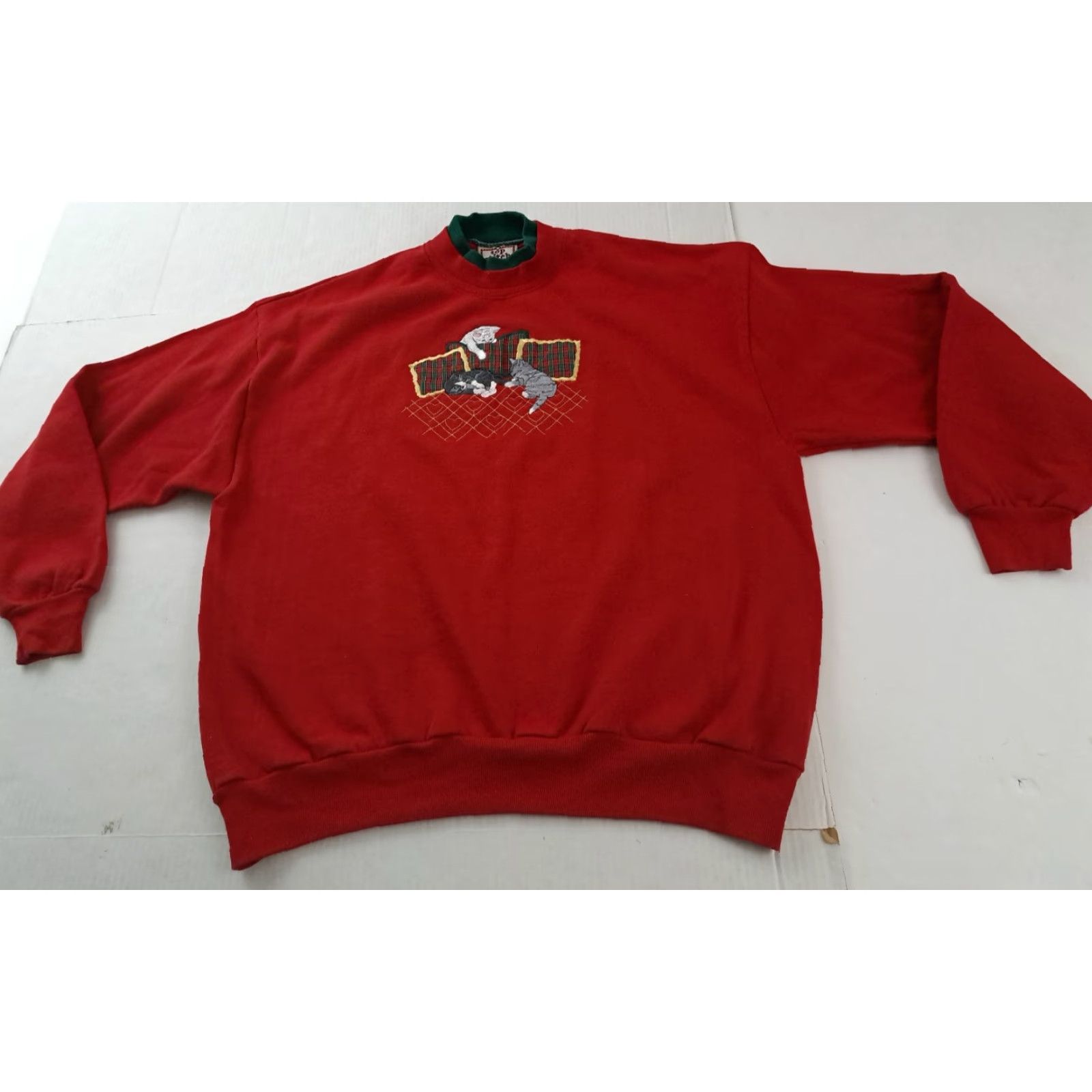 Vintage VINTAGE Top Stitch Sweatshirt Women's Embroidered Kittens and Pillows XL Red Canvas Cotton Long Sleeve Pullover 26in Size XL / US 12-14 / IT 48-50 - 5 Thumbnail