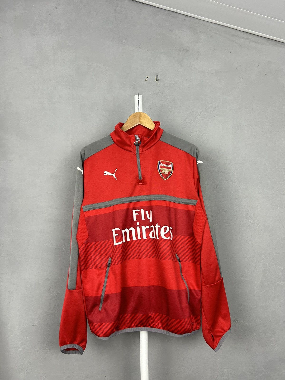 Puma 2016-17 Arsenal Puma 1/4 Zip sweatshirt Size US L / EU 52-54 / 3 - 1 Thumbnail