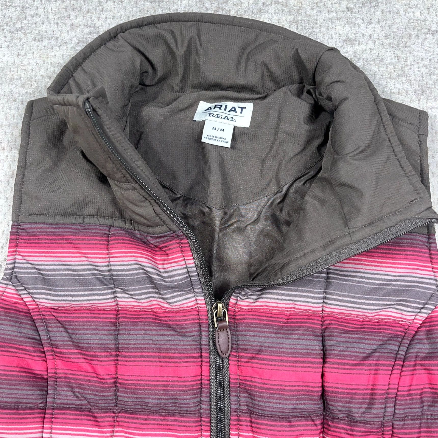 Ariat Ariat Puffer Vest Women M Pink Striped Western Aztec Jacket Vest Style, Zip, Quilted, Logo, Mid-Length, Sleeveless, Polyester Size M / US 6-8 / IT 42-44 - 4 Thumbnail