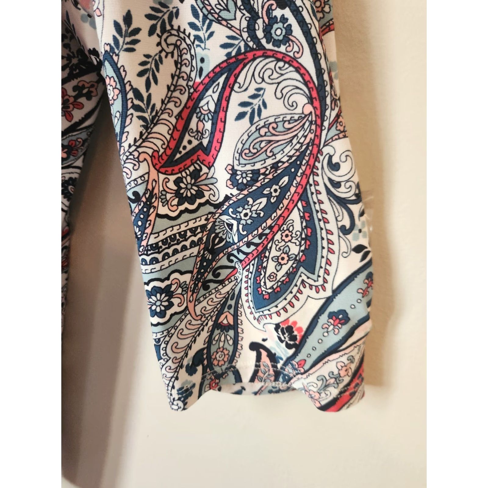 Vintage Roz & Ali White Paisley Floral Print 3/4 Sleeve Tunic Top 2X Plus Woman Blouse Jewelry? Size XXL / US 16-18 / IT 52-54 - 4 Thumbnail