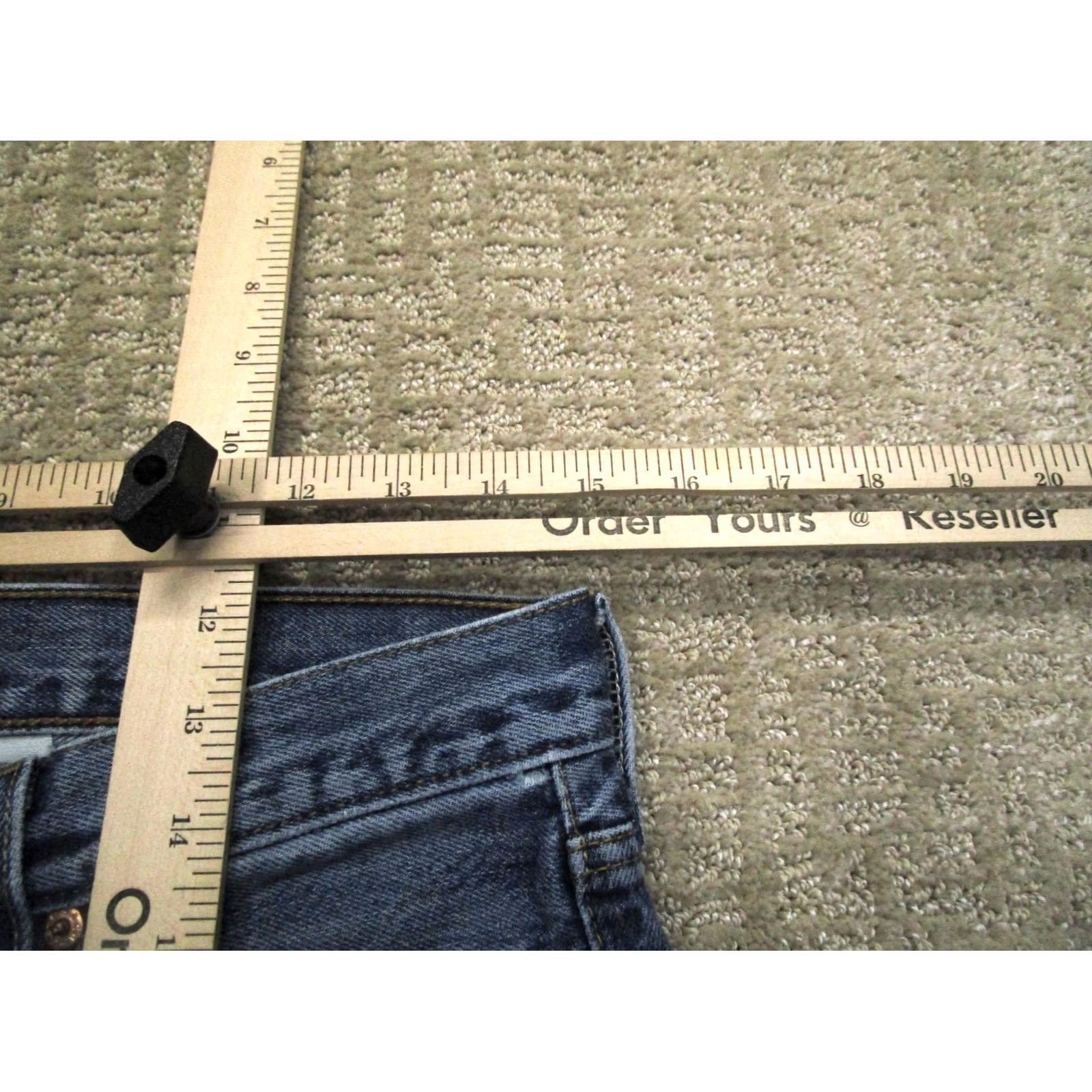 Levi's Vintage Levi's 501 Jeans Men 33x30 Light Wash Blue Button Fly Denim Straight 5-Pocket Regular Rise Mens Jeans Size US 33 - 6 Thumbnail