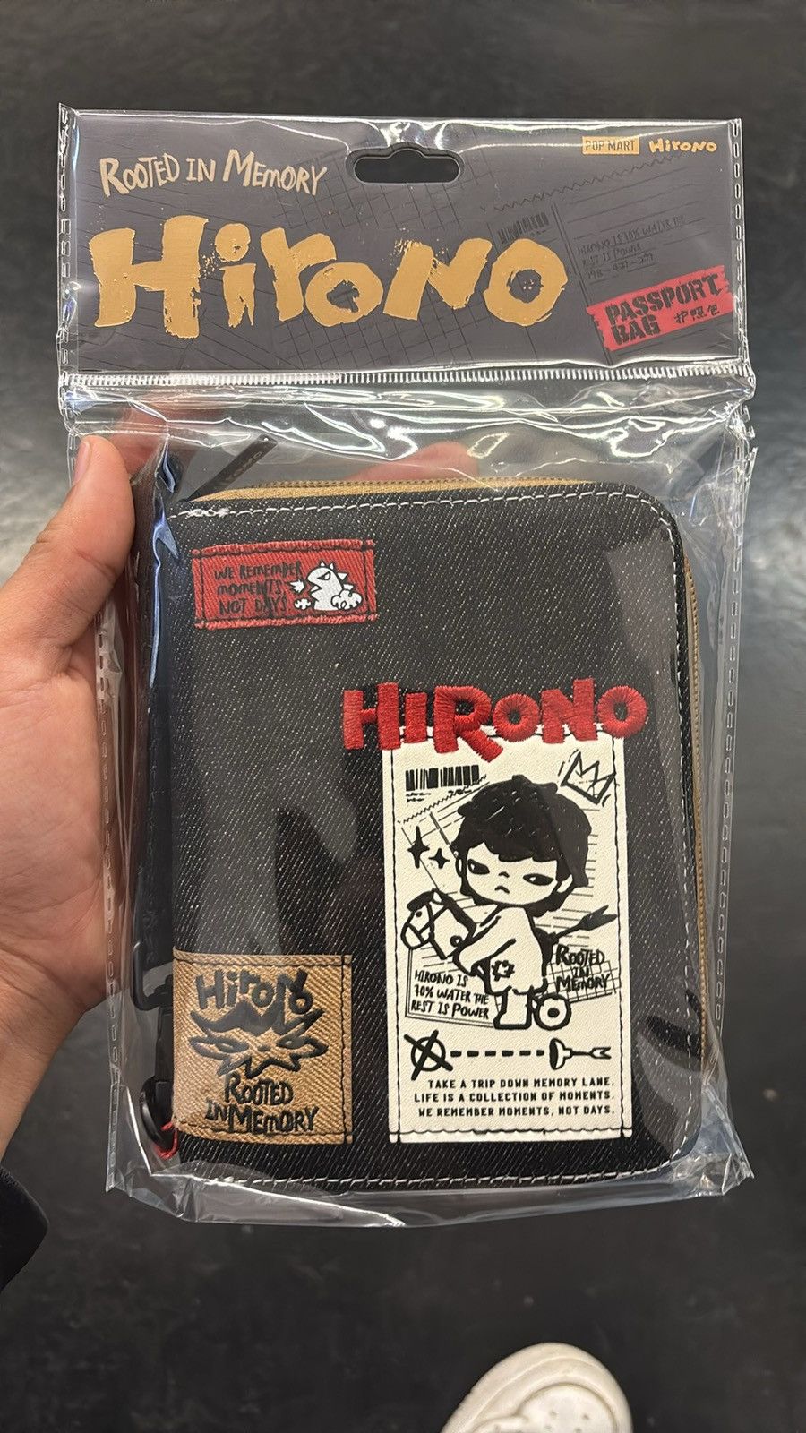 Passport Hirono Passport Bag Size ONE SIZE - 2 Thumbnail
