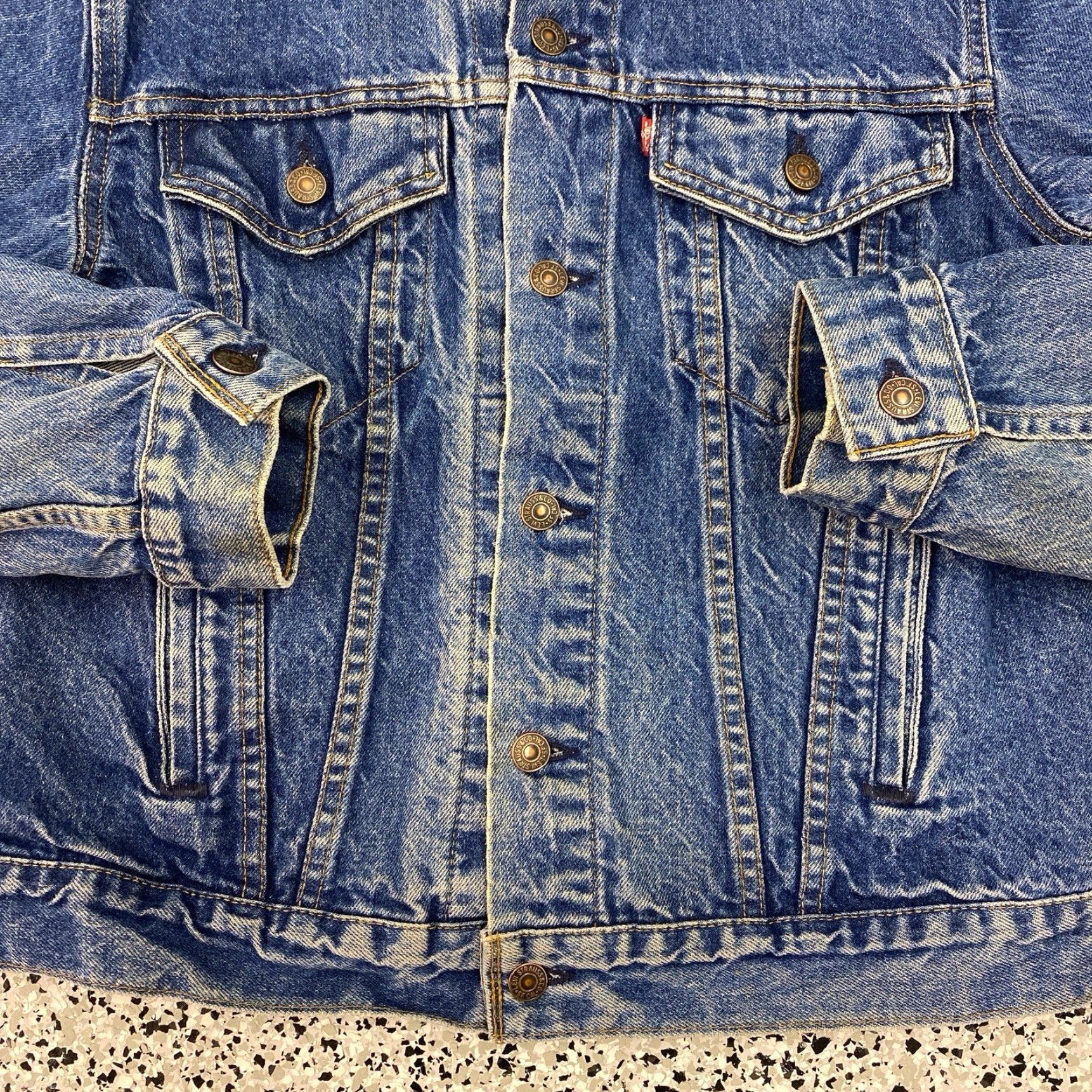 Levi's VINTAGE Levi's Trucker Jacket Mens 42 Blue Distressed 70506-0216 90s Size US XS / EU 42 / 0 - 2 Thumbnail