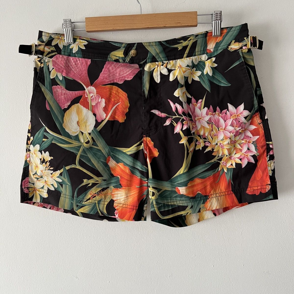 Tom Ford 🔥🔥 Tom Ford Orchid Print Shorts Size US 34 / EU 50 - 1 Thumbnail