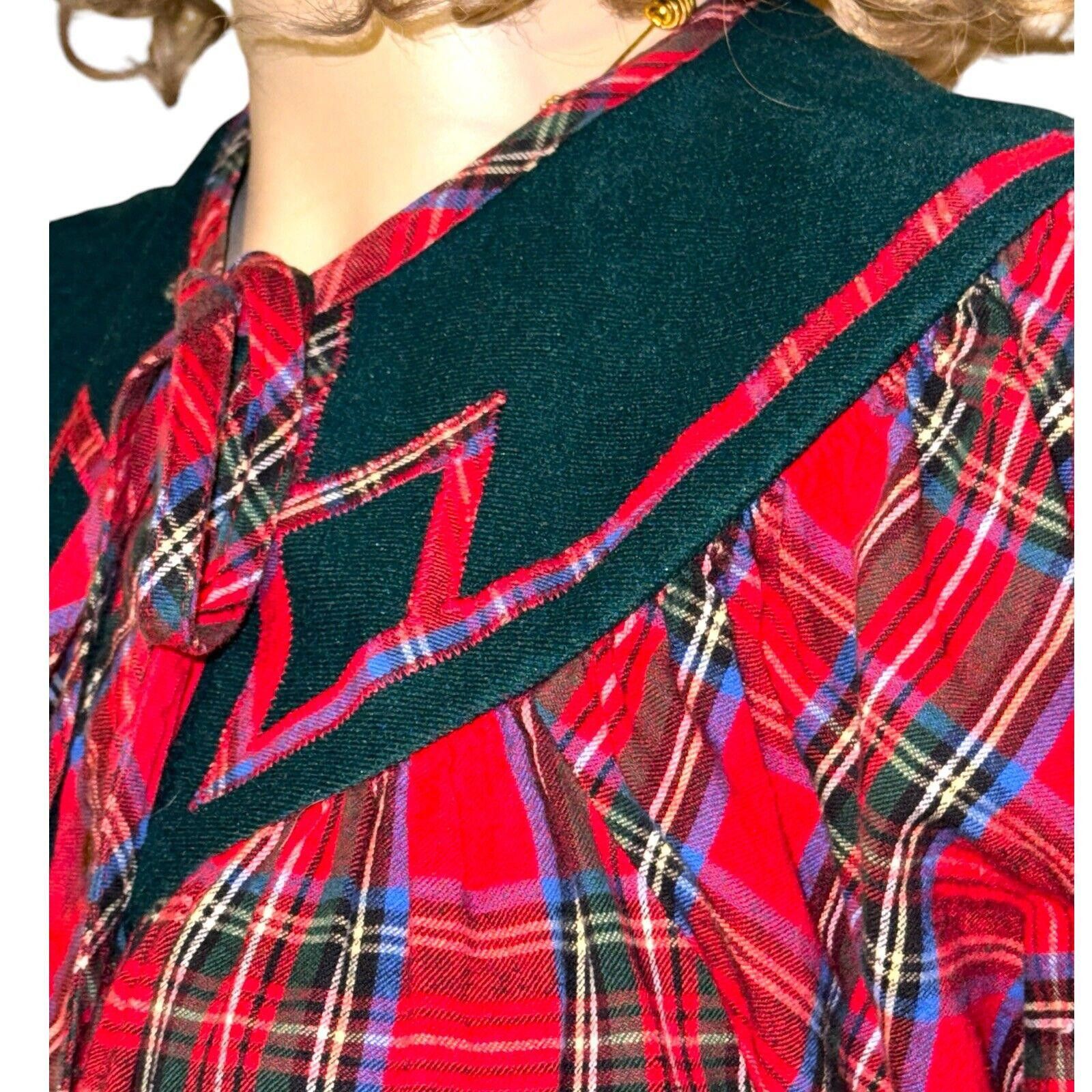 Designer Vintage Models Coat Snap Up Red Flannel House Dress Robe XL Size ONE SIZE - 5 Thumbnail
