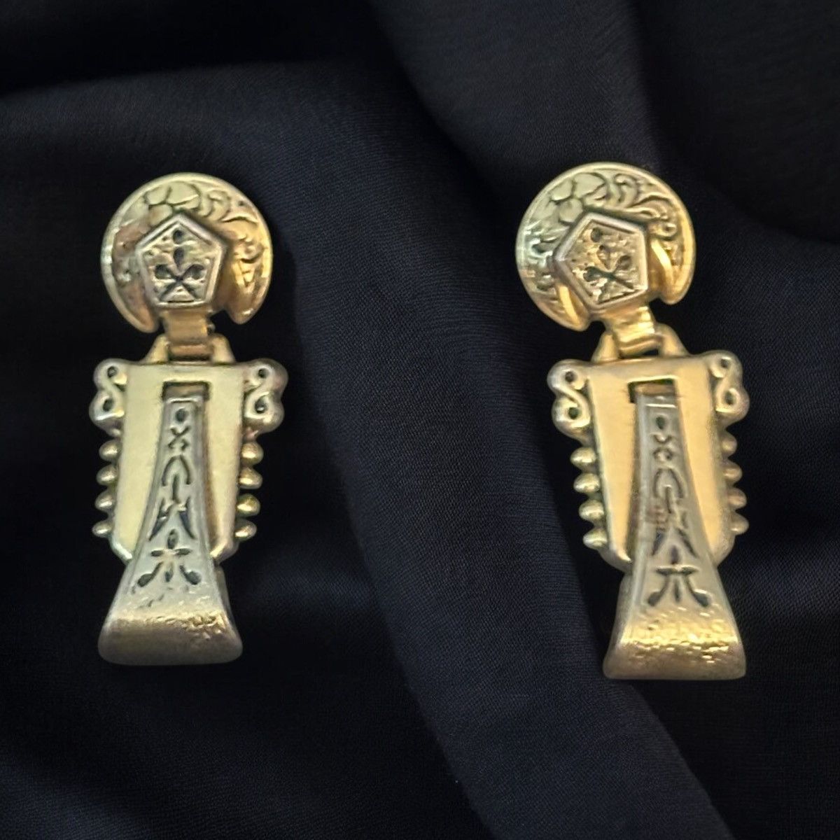 Vintage Vintage Victorian Etruscan Revival gold doorknocker earrings Size ONE SIZE - 1 Thumbnail