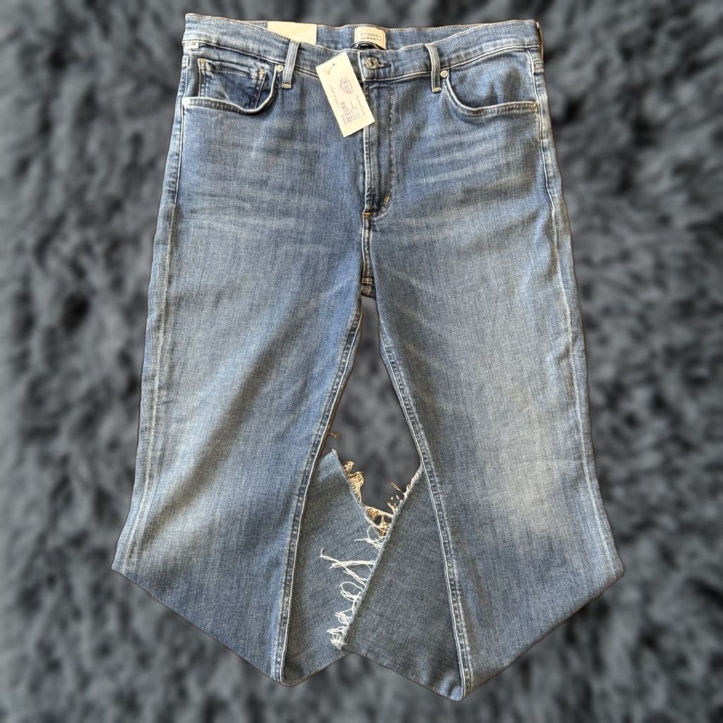 Citizens Of Humanity Citizen’s of Humanity Isola Jeans Cropped Boot Ladies Regular 32 Blue Crop Frayed New Leather? Wait. Size 24" / US 00 / IT 34 - 1 Thumbnail