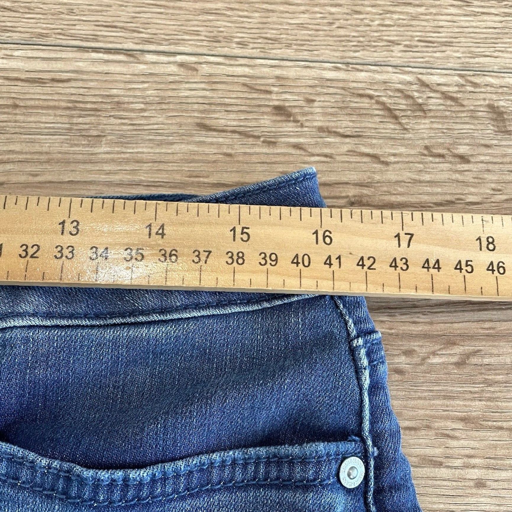 Vintage VINTAGE Seven7 Women Denim Shorts Size 8 Blue Stretch Boyfriend Cotton Blend Size 30" / US 8 / IT 44 - 5 Thumbnail