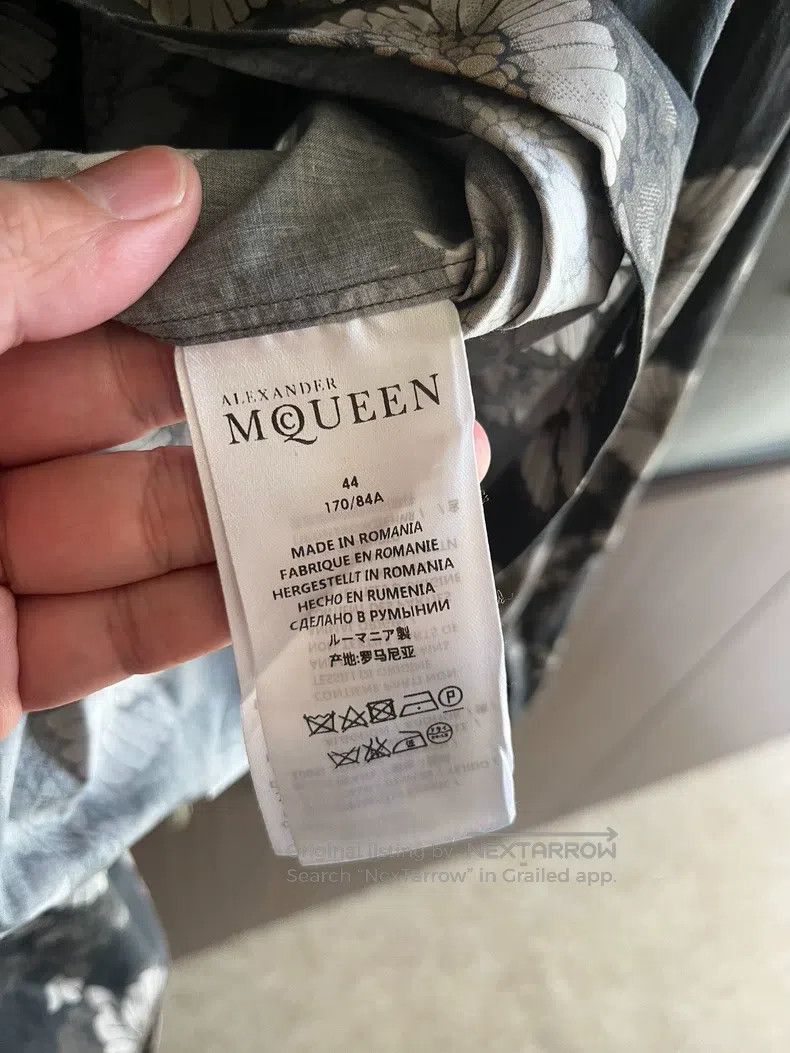Alexander McQueen Alexander Mcqueen Show-style shirt Size US S / EU 44-46 / 1 - 5 Thumbnail