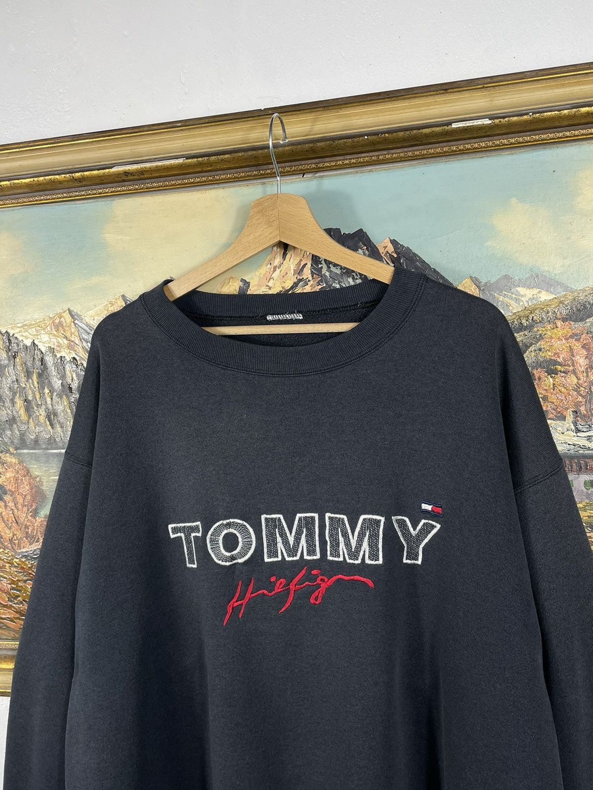 Tommy Hilfiger × Vintage TOMMY HILFIGER 90S VINTAGE CENTER LOGO OVERSIZE SWEATSHIRT Size US L / EU 52-54 / 3 - 5 Thumbnail