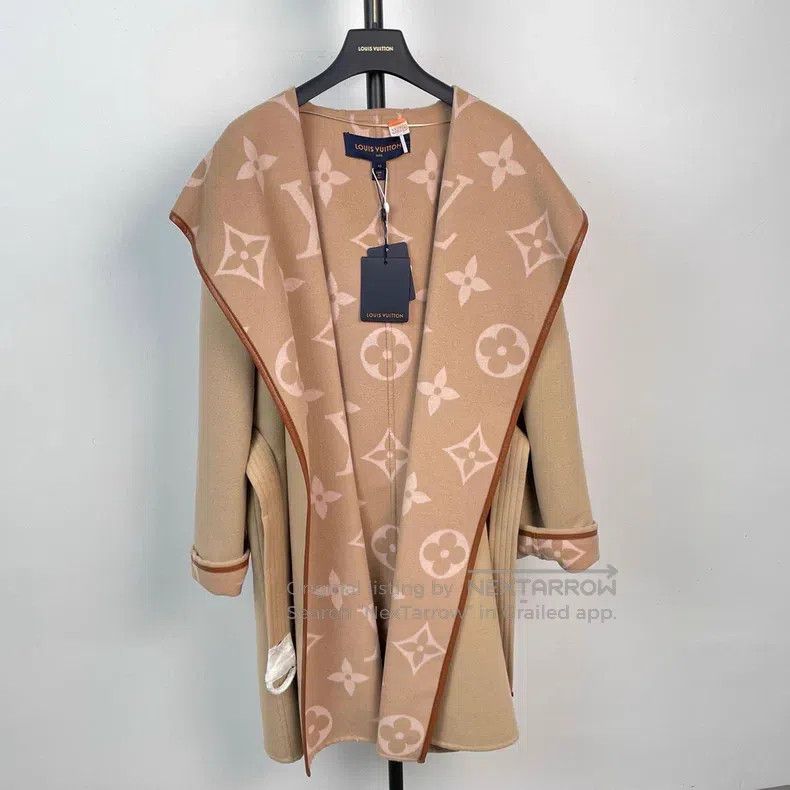 Louis Vuitton Louis Vuitton Cream presbyopic bathrobe coat Size M / US 6-8 / IT 42-44 - 1 Thumbnail