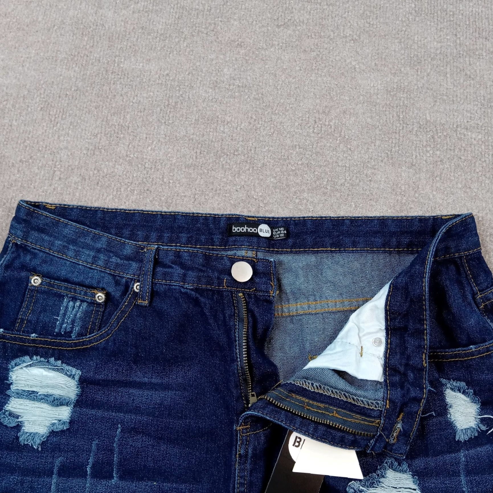 Boohoo Boohoo Denim Shorts Womens Size 12 High Rise Distressed Cuffed Cut Offs Blue Denim Shorts Womens 12 Boohoo Size 24" / US 00 / IT 34 - 7 Thumbnail