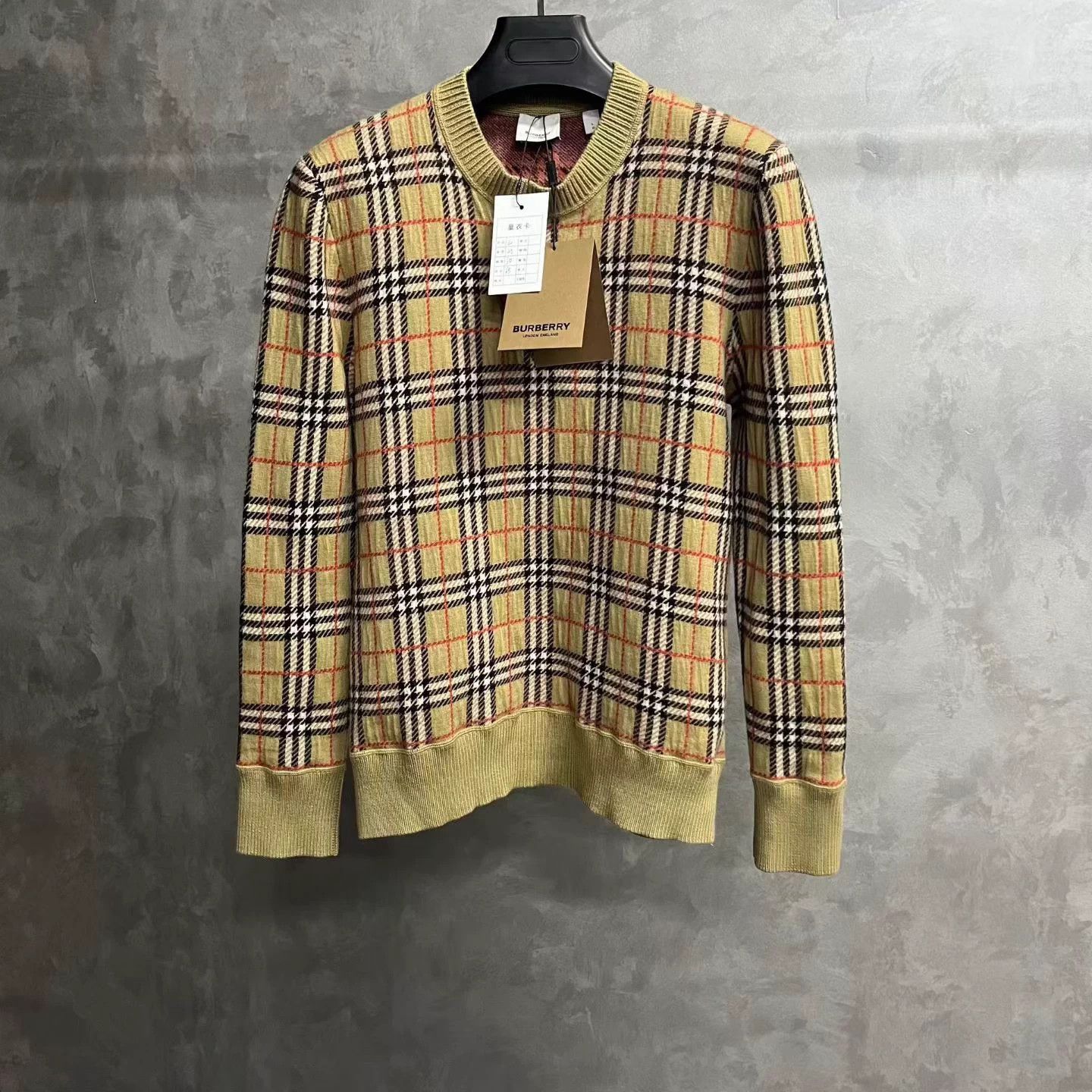 Burberry Burberry Beige Classic Check Crewneck Sweater L New Tags Size L / US 10 / IT 46 - 1 Thumbnail
