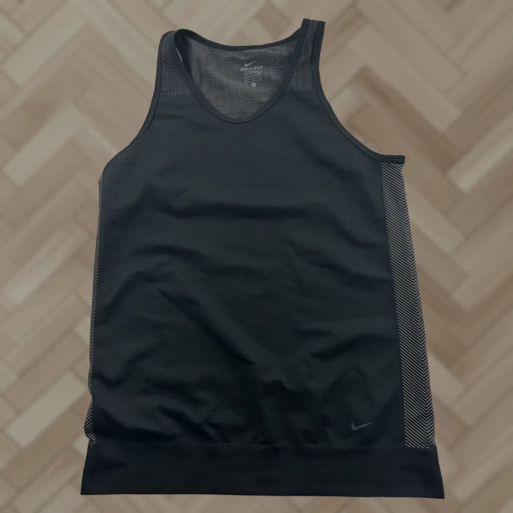 Nike Nike Dri-Fit Sleeveless Athletic Running Tank Top Women's M Black Size M / US 6-8 / IT 42-44 - 1 Thumbnail