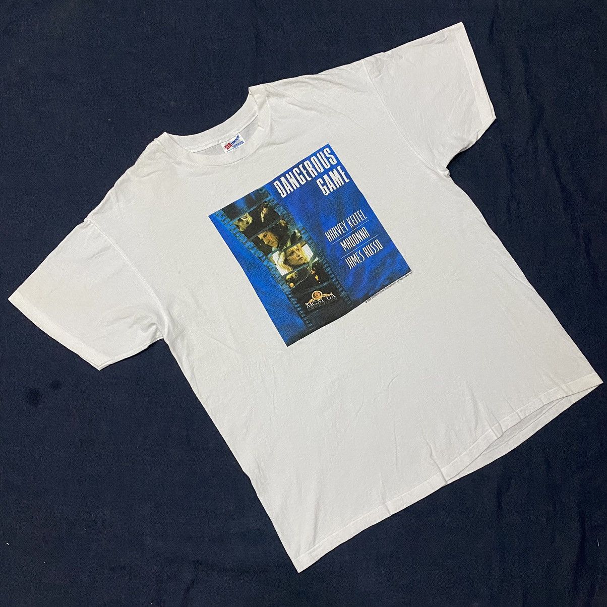 Vintage VINTAGE 90S DANGEROUS GAME MOVIE T-SHIRT Size US XL / EU 56 / 4 - 2 Thumbnail