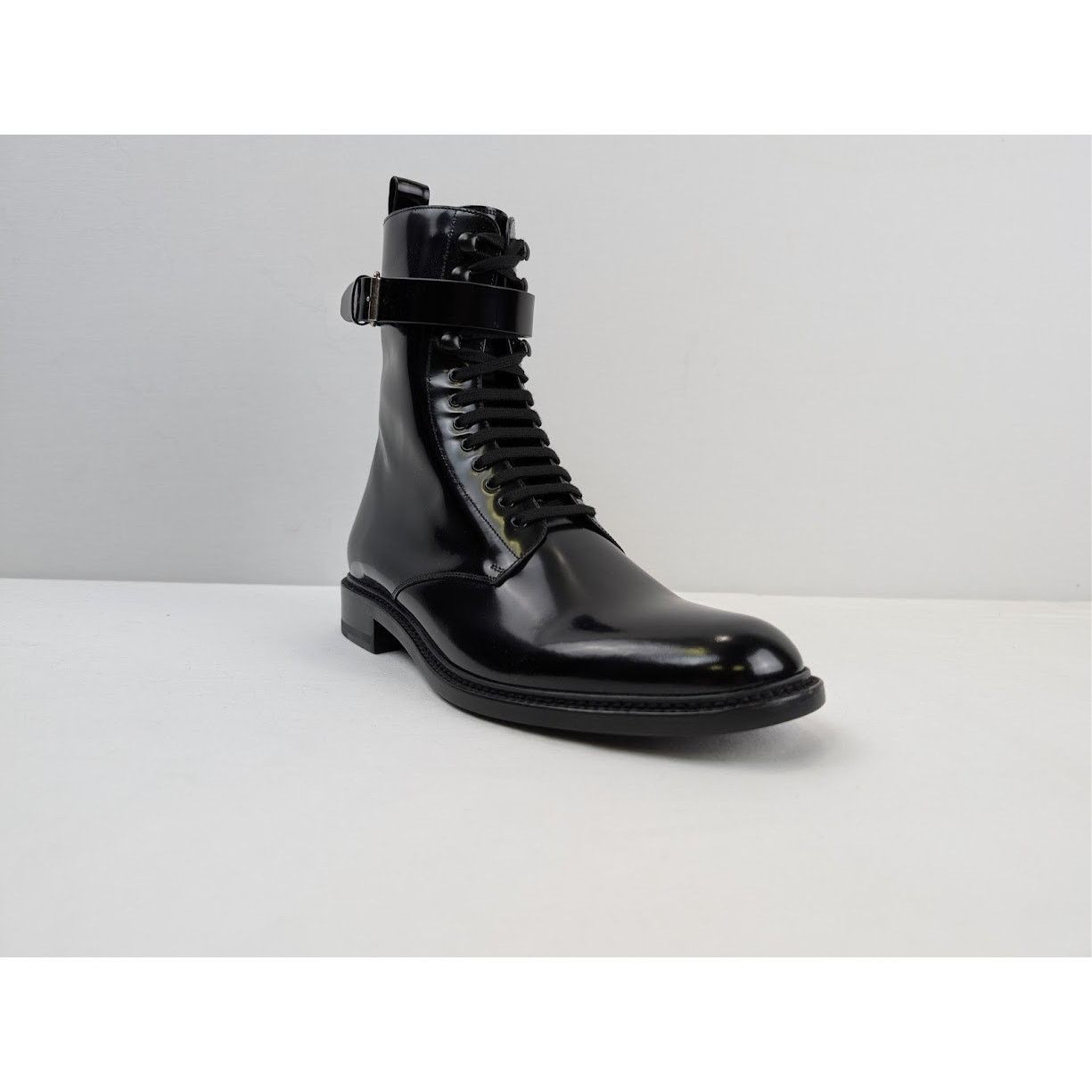 o1rshd1 Army 20 Lace Up Boots in Nero
