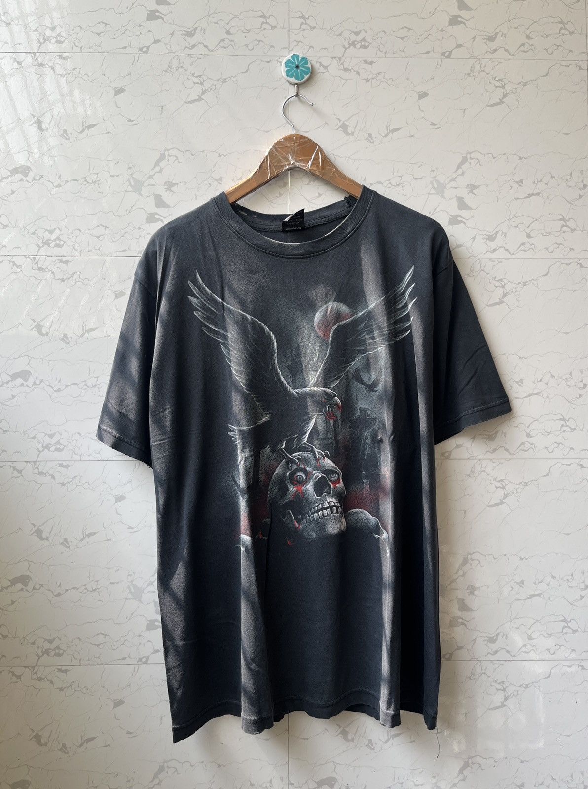 Vintage Rare Y2K ©️2006 Hero Buff Gothic Raven Skull Tee Size US XL / EU 56 / 4 - 1 Thumbnail