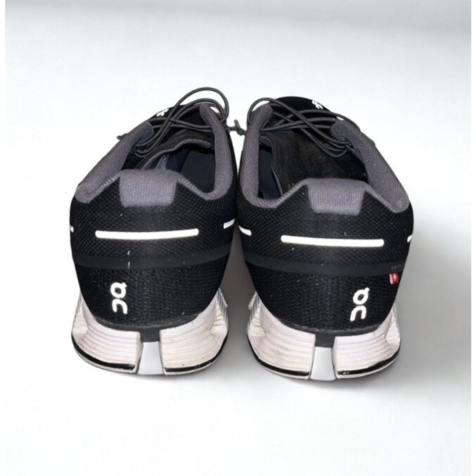 On On Cloud 5 Running Shoes Men’s 11.5 Black White Sneakers EUC Size US 11.5 / EU 44-45 - 8 Thumbnail