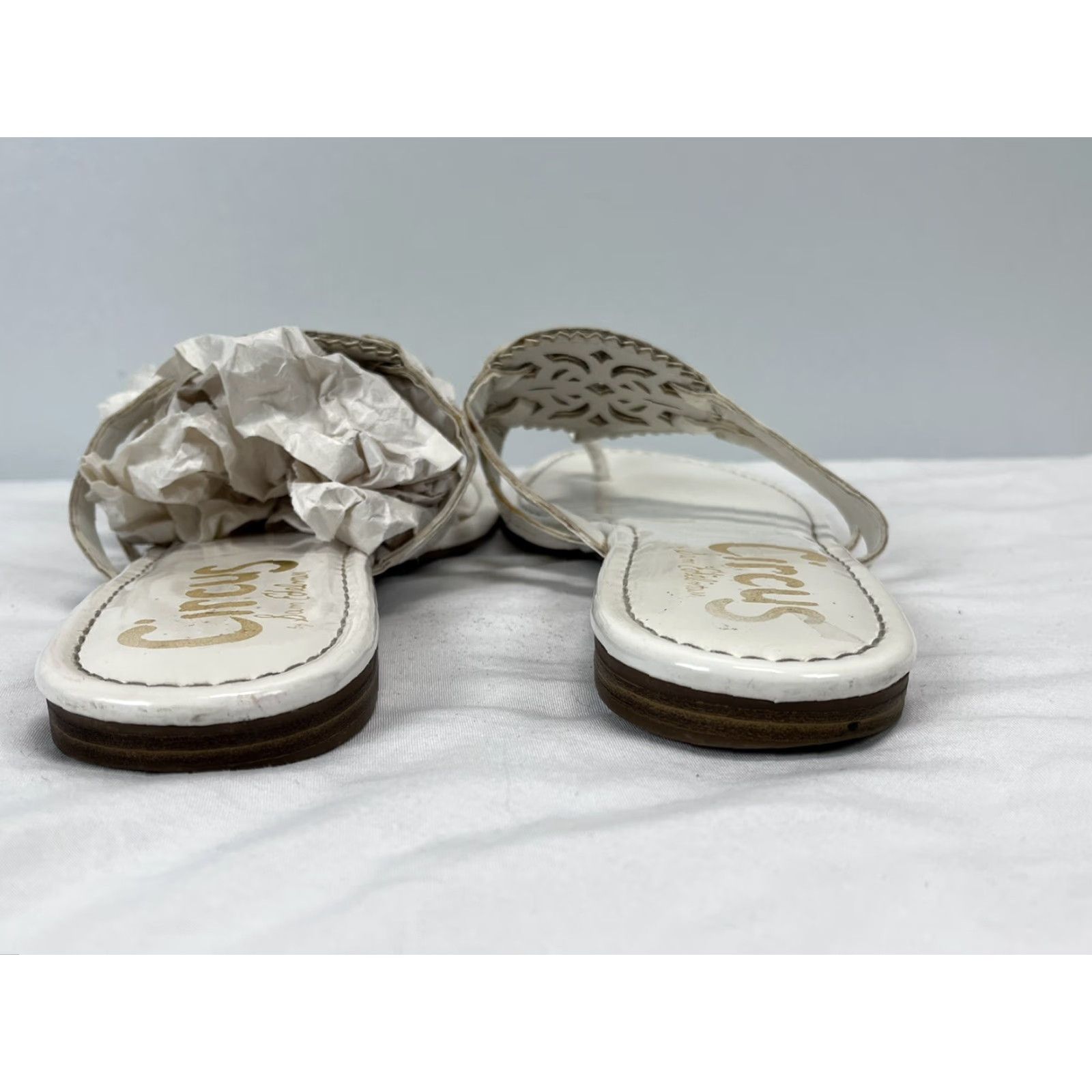 Vintage Circus by Sam Edelman Canyon Thong Sandals Sz 9.5 GUC White Medallion Leather Size US 9.5 / IT 39.5 - 4 Thumbnail