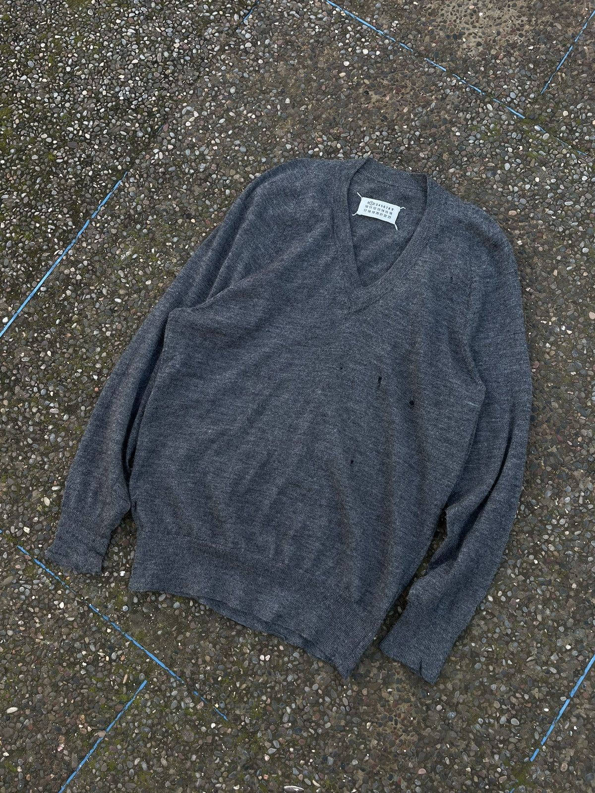 Maison Margiela Maison Margiela Distressed Sweater Size L / US 10 / IT 46 - 2 Thumbnail