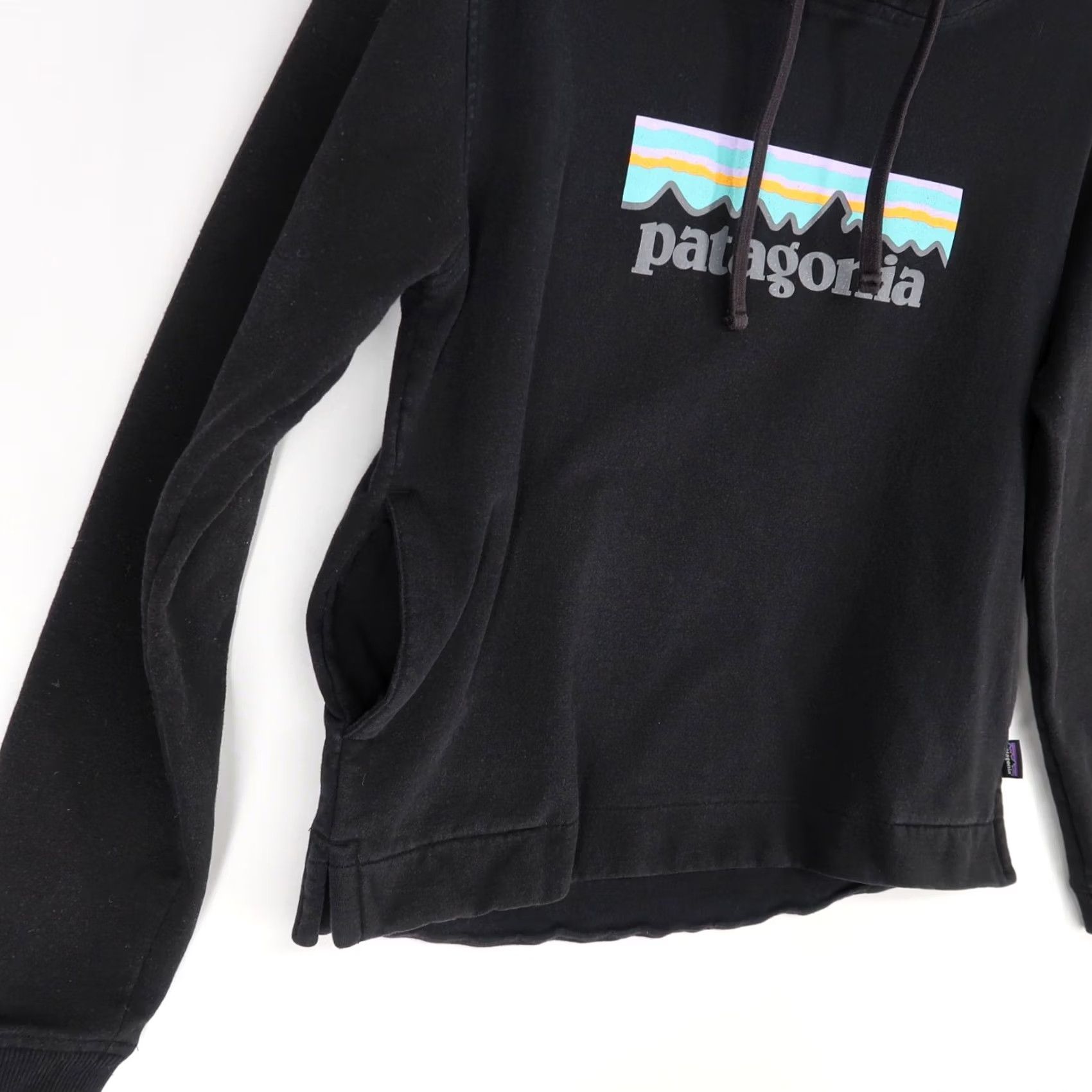 Patagonia Patagonia Hoodie Womens S Black Pullover Logo P-6 Graphic - Size S / US 4 / IT 40 - 3 Thumbnail
