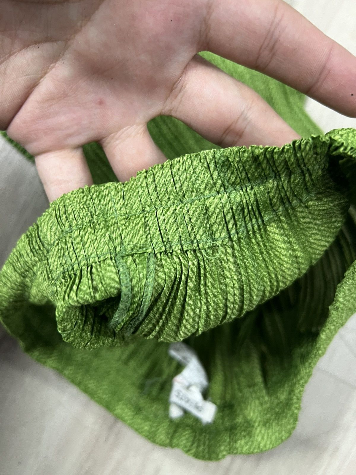 Pleats Please Issey Miyake Pleats Please Short Pants Size 34" / US 12 / IT 48 - 4 Thumbnail