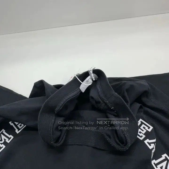 Givenchy Givenchy Letter Print Short-Sleeve T-Shirt. Size US M / EU 48-50 / 2 - 1 Thumbnail