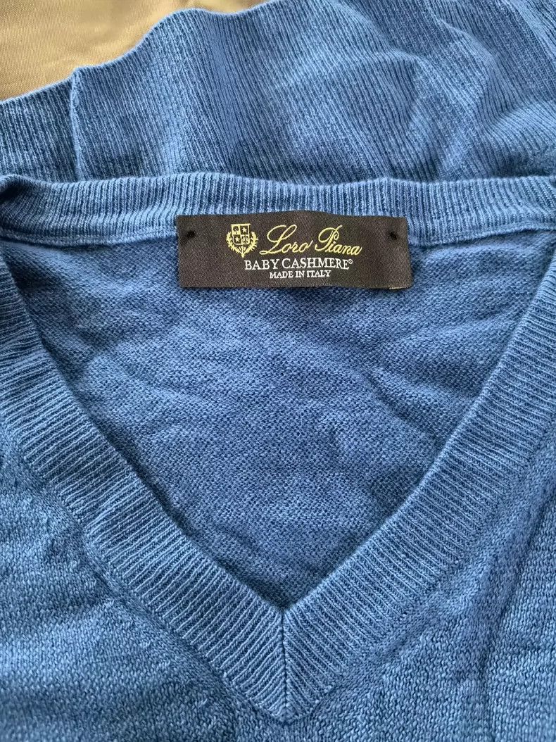 Loro Piana LORO PIANA Knitted V-neck men's knitwear Size US L / EU 52-54 / 3 - 3 Thumbnail