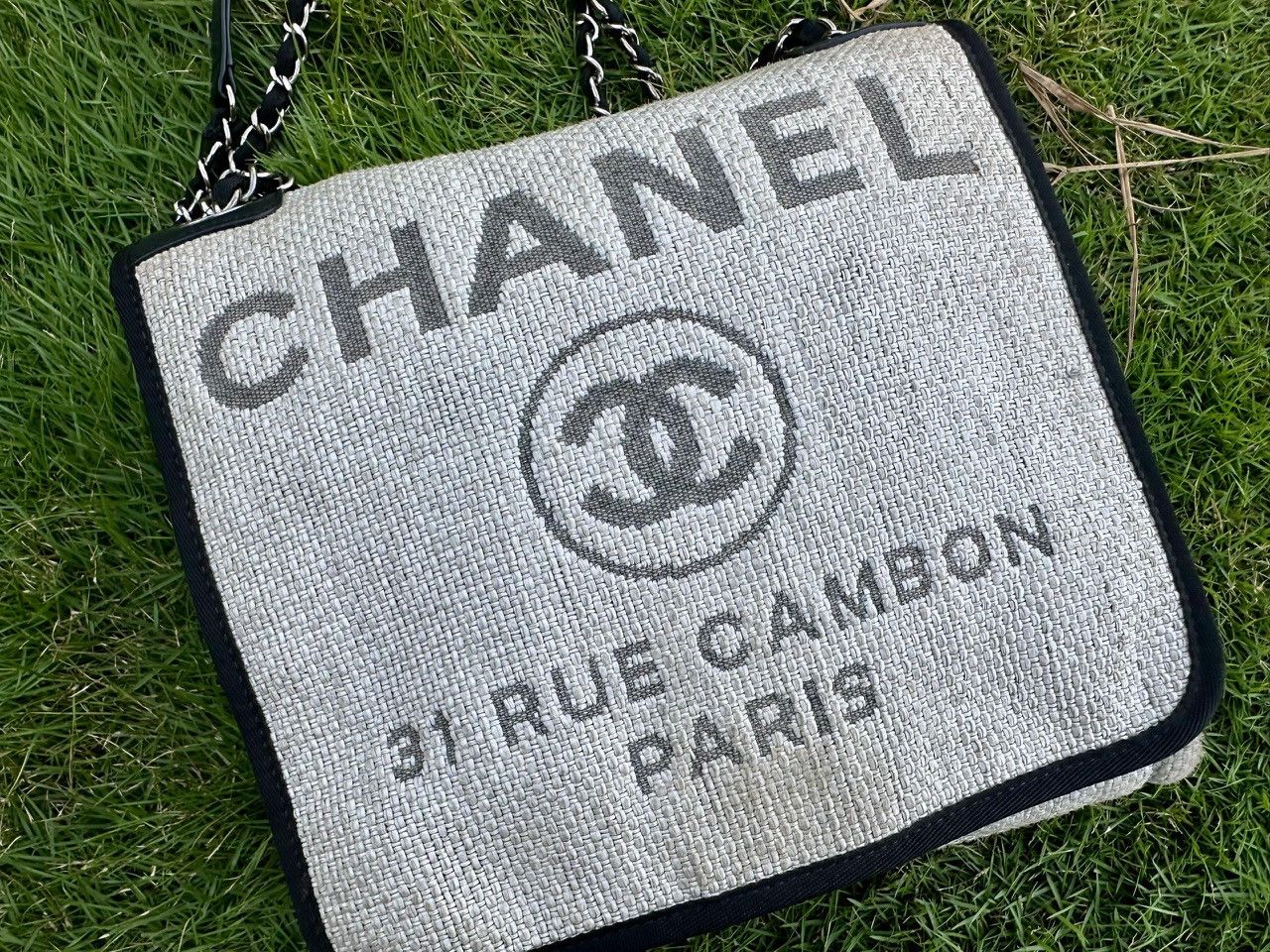 Chanel Authentic Chanel Deauville PM Shoulder Bag Size ONE SIZE - 6 Thumbnail