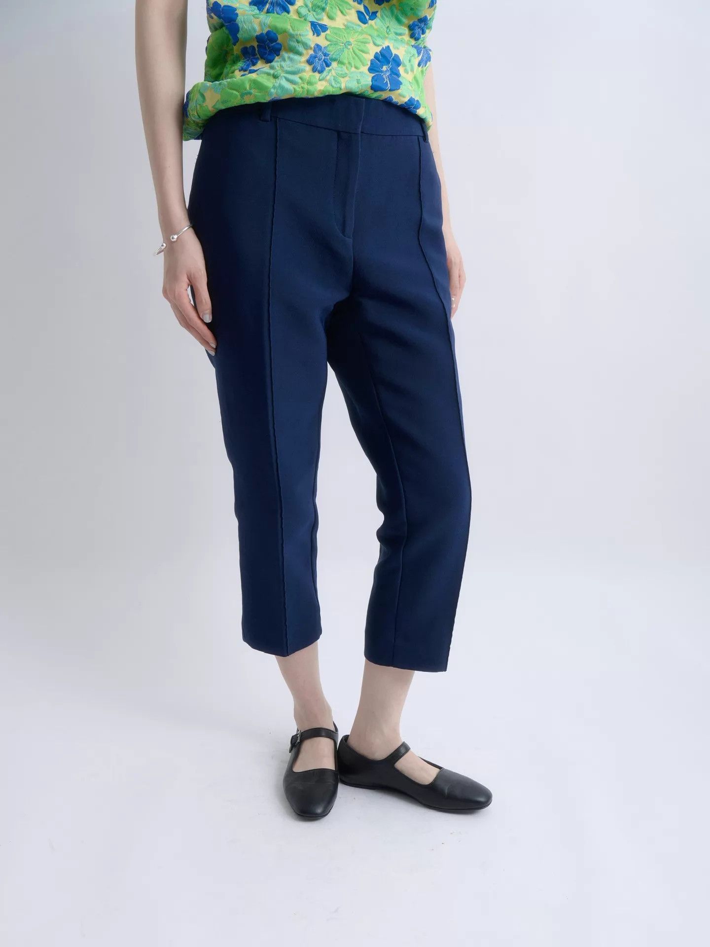 Phoebe Philo CELINE by Phoebe Philo Women's Navy Pleated Tapered Capri Size 27" / US 4 / IT 40 - 3 Thumbnail